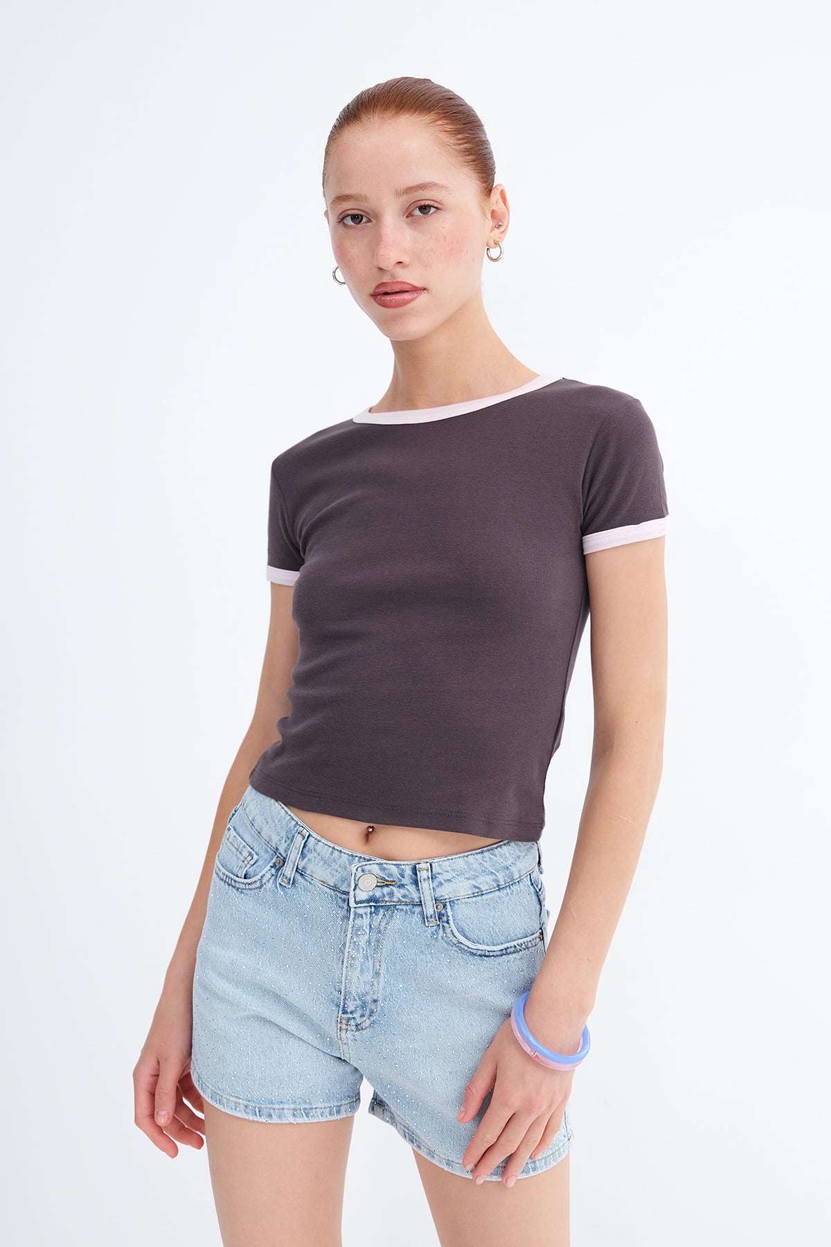 Soft-Brown_Piping-Detail-T-Shirt-addax