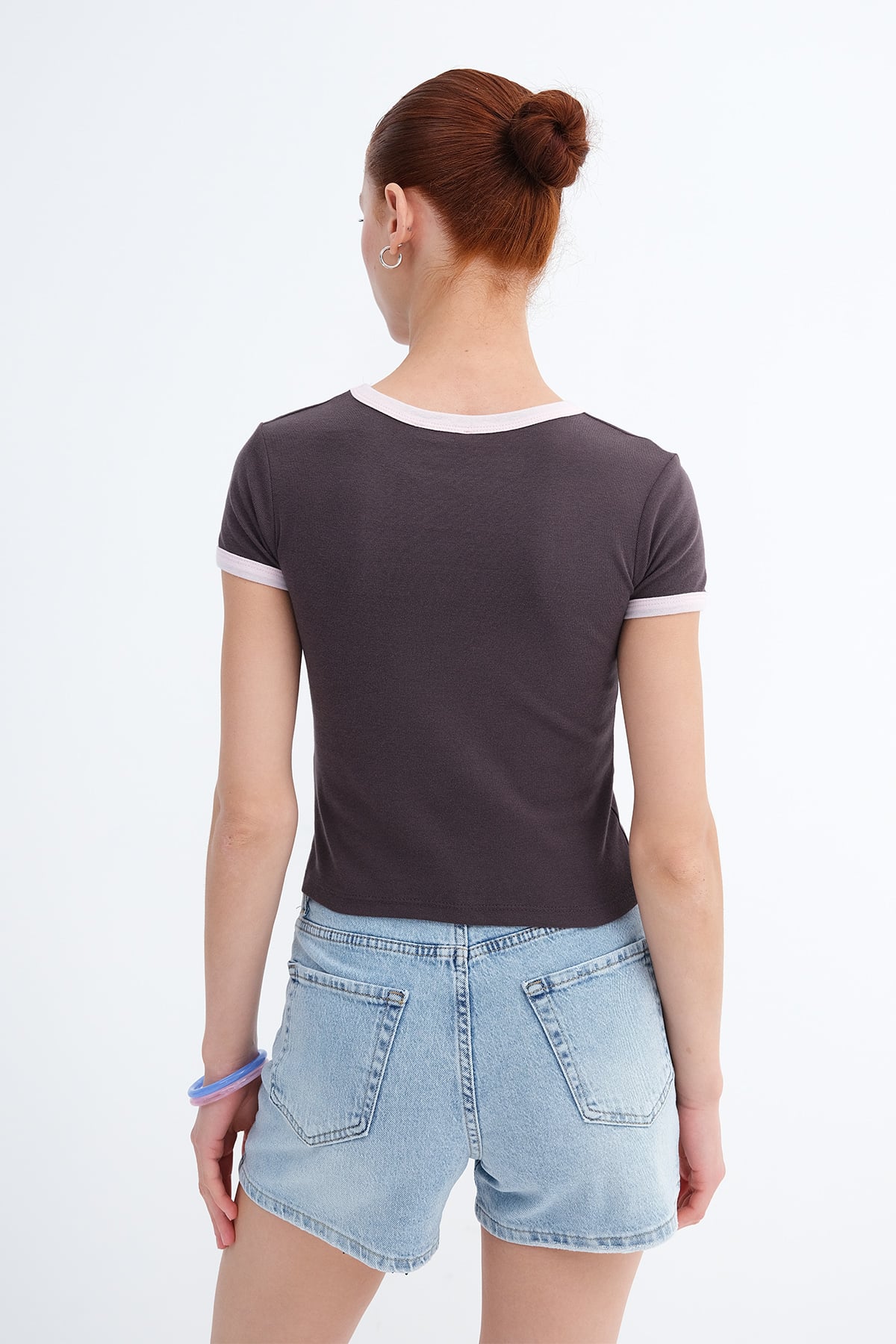 Soft-Brown_Piping-Detail-T-Shirt-addax