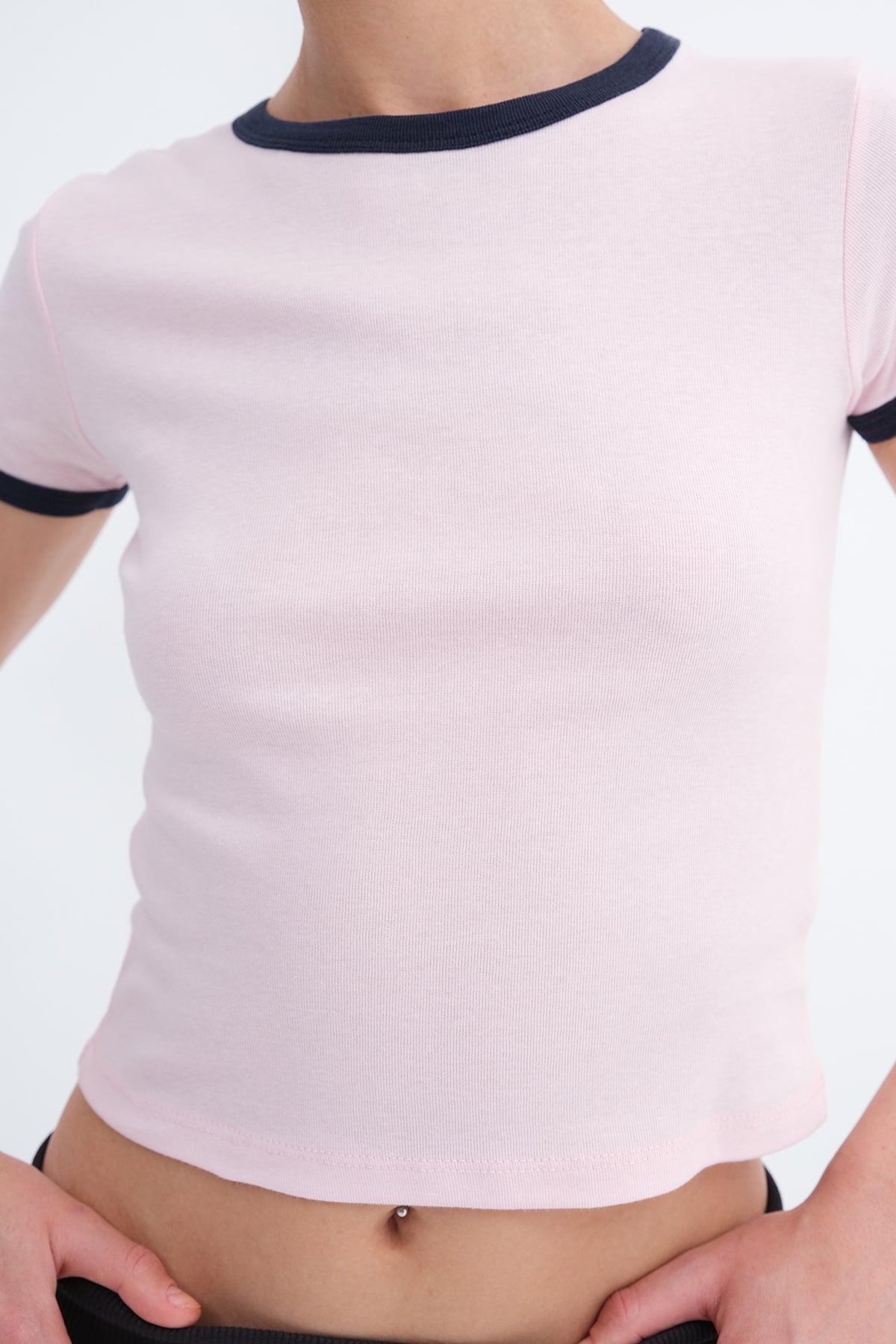 Lotus_Piping-Detail-T-Shirt-addax