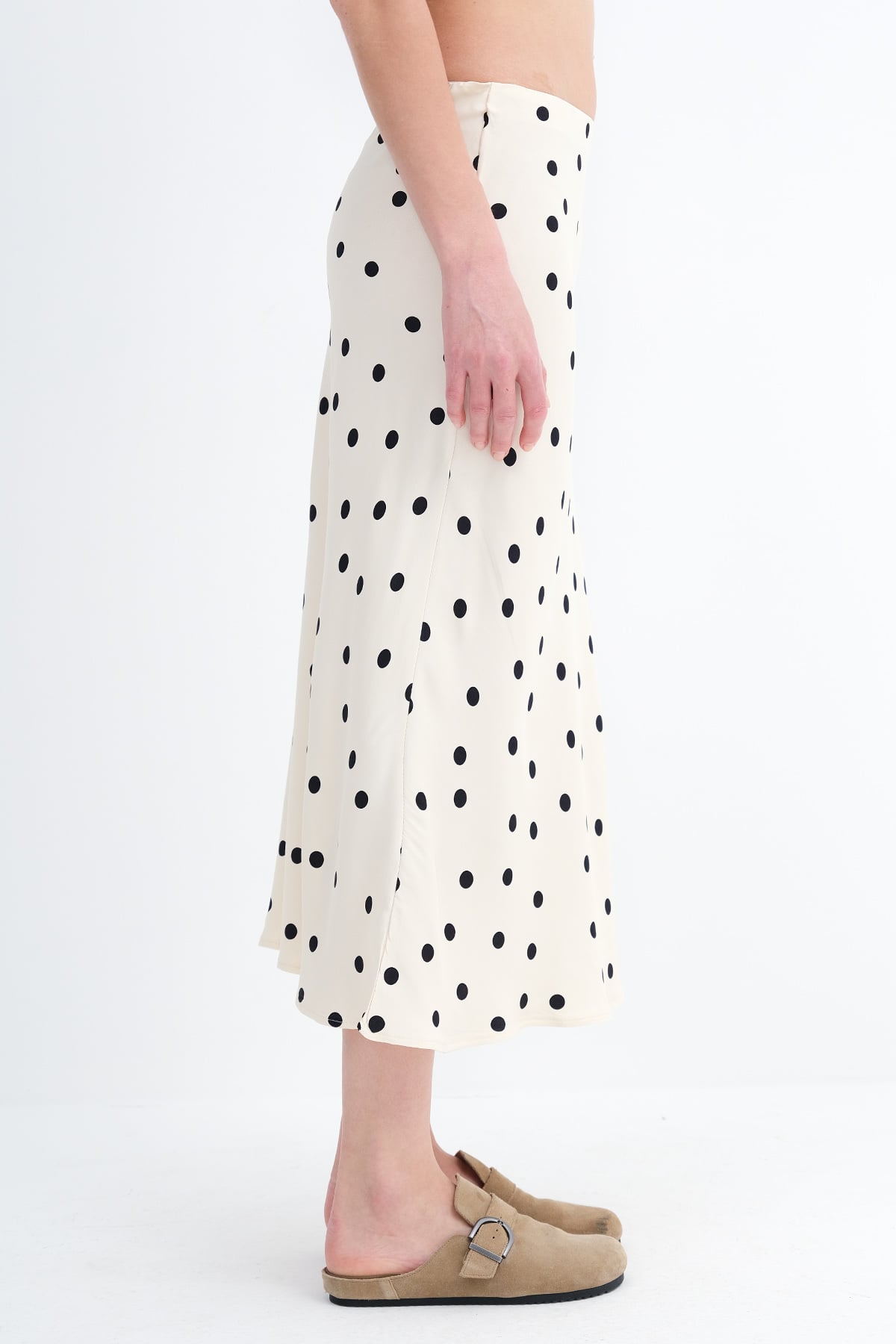 Beige_Polka-Dot-Satin-Skirt-addax