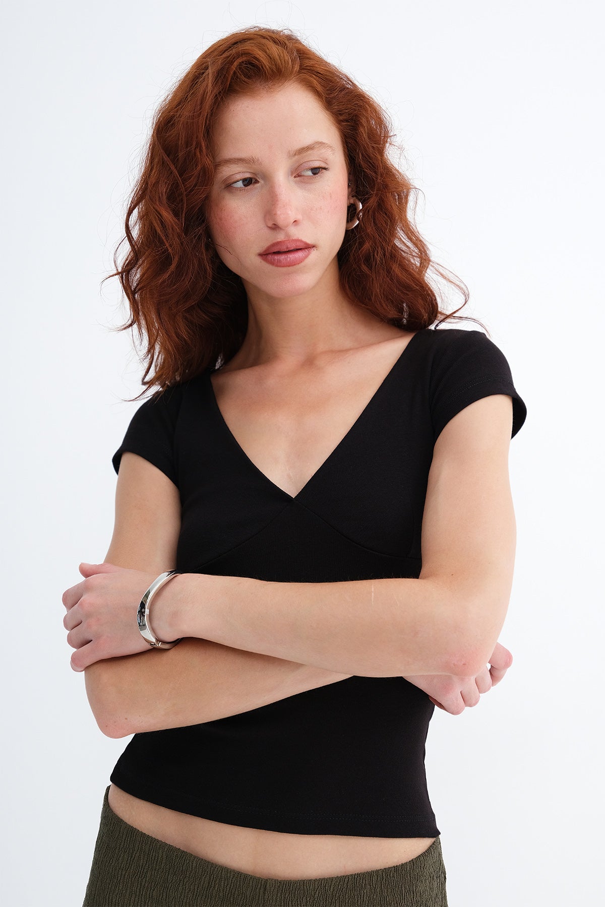 Black_V-Neck-Short-Sleeve-T-Shirt-addax