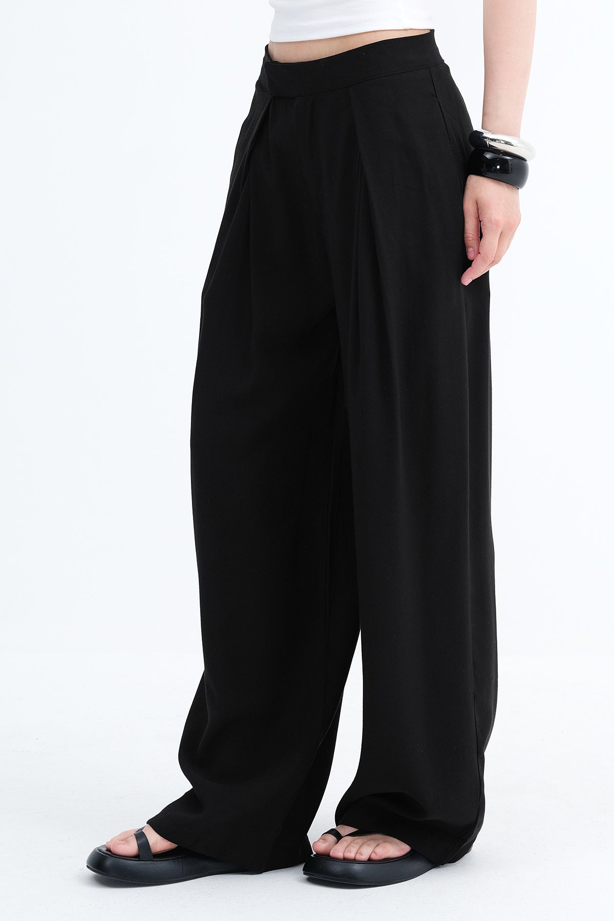 Black_Hidden-Hook-Wide-Leg-Pants-addax