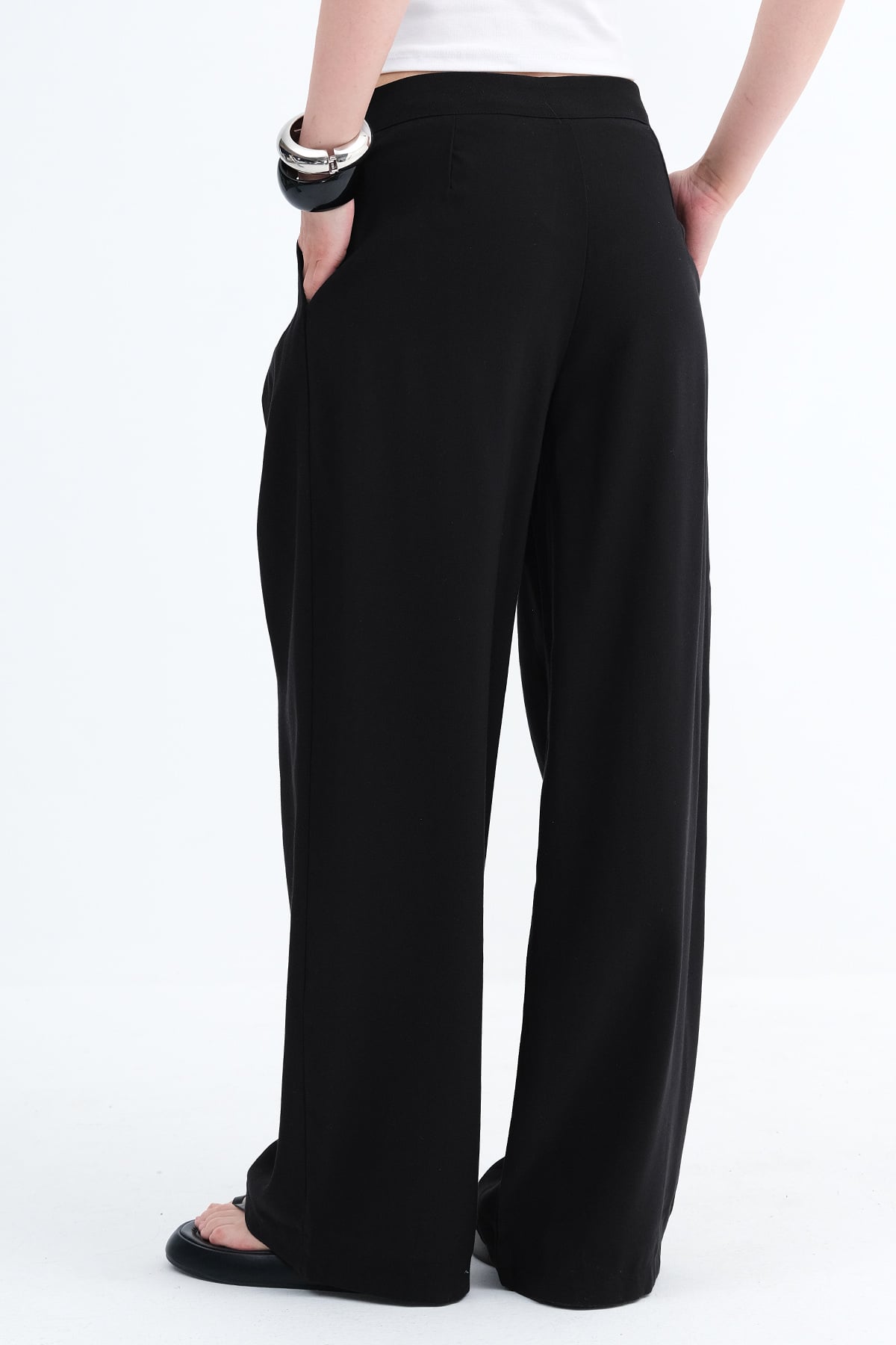 Black_Hidden-Hook-Wide-Leg-Pants-addax