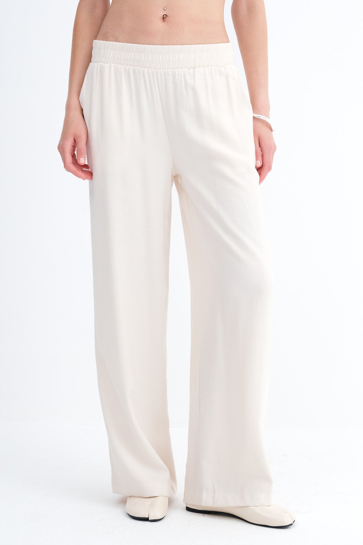 Beige_Pants-with-Elastic-Waist-addax