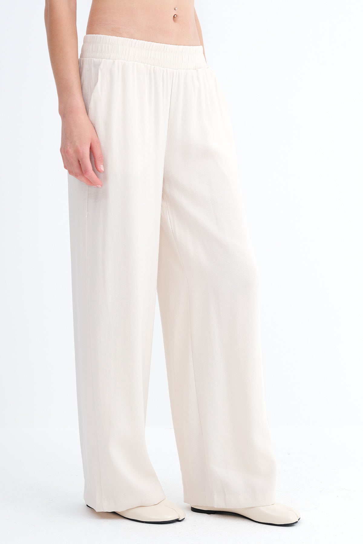 Beige_Pants-with-Elastic-Waist-addax