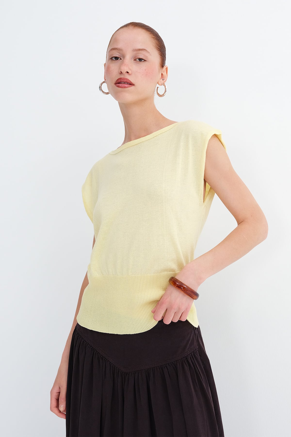 Yellow_Boat-Neck-Sleeveless-Knit-Top-addax