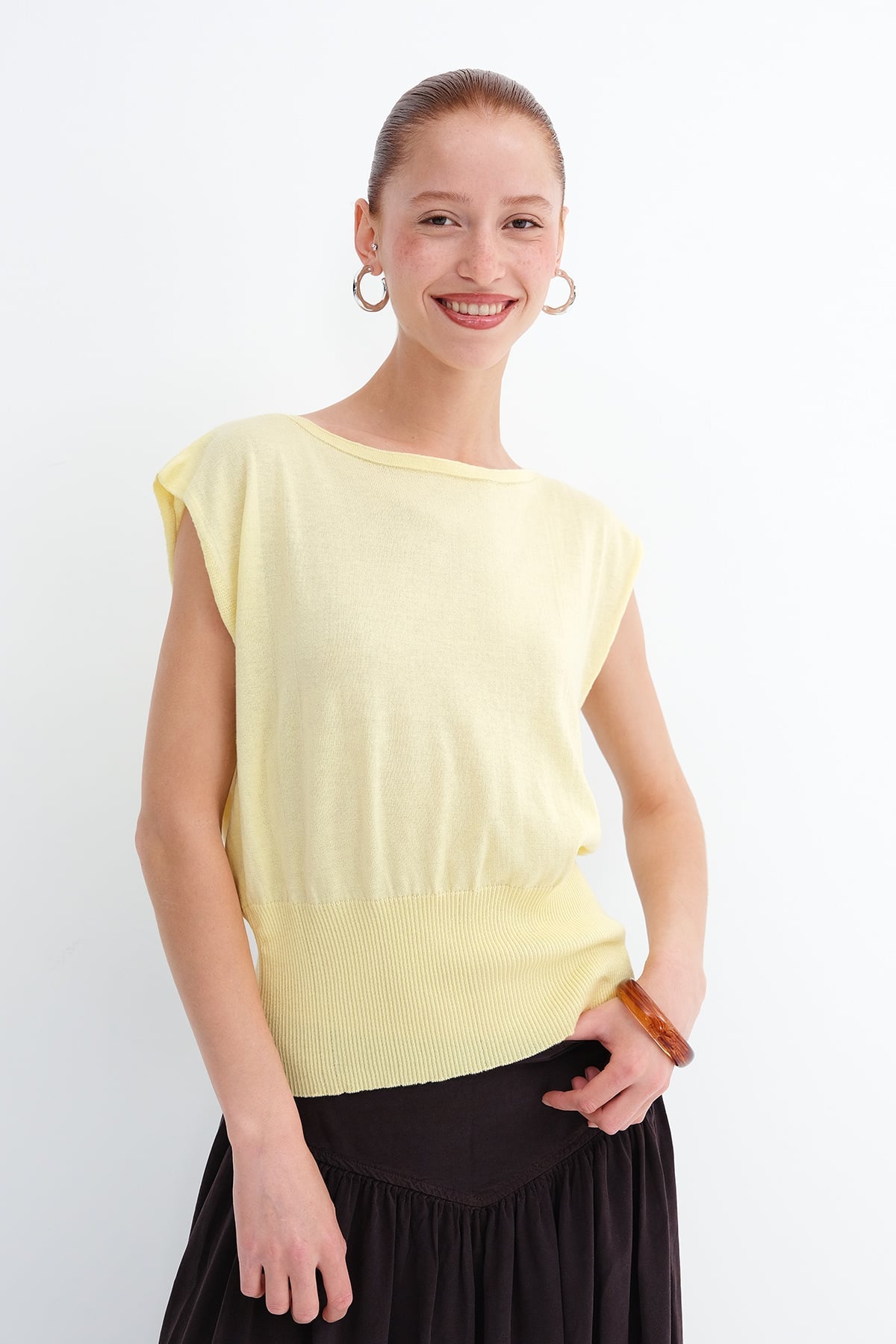 Yellow_Kayık-Yaka-Kolsuz-Triko-T061-addax