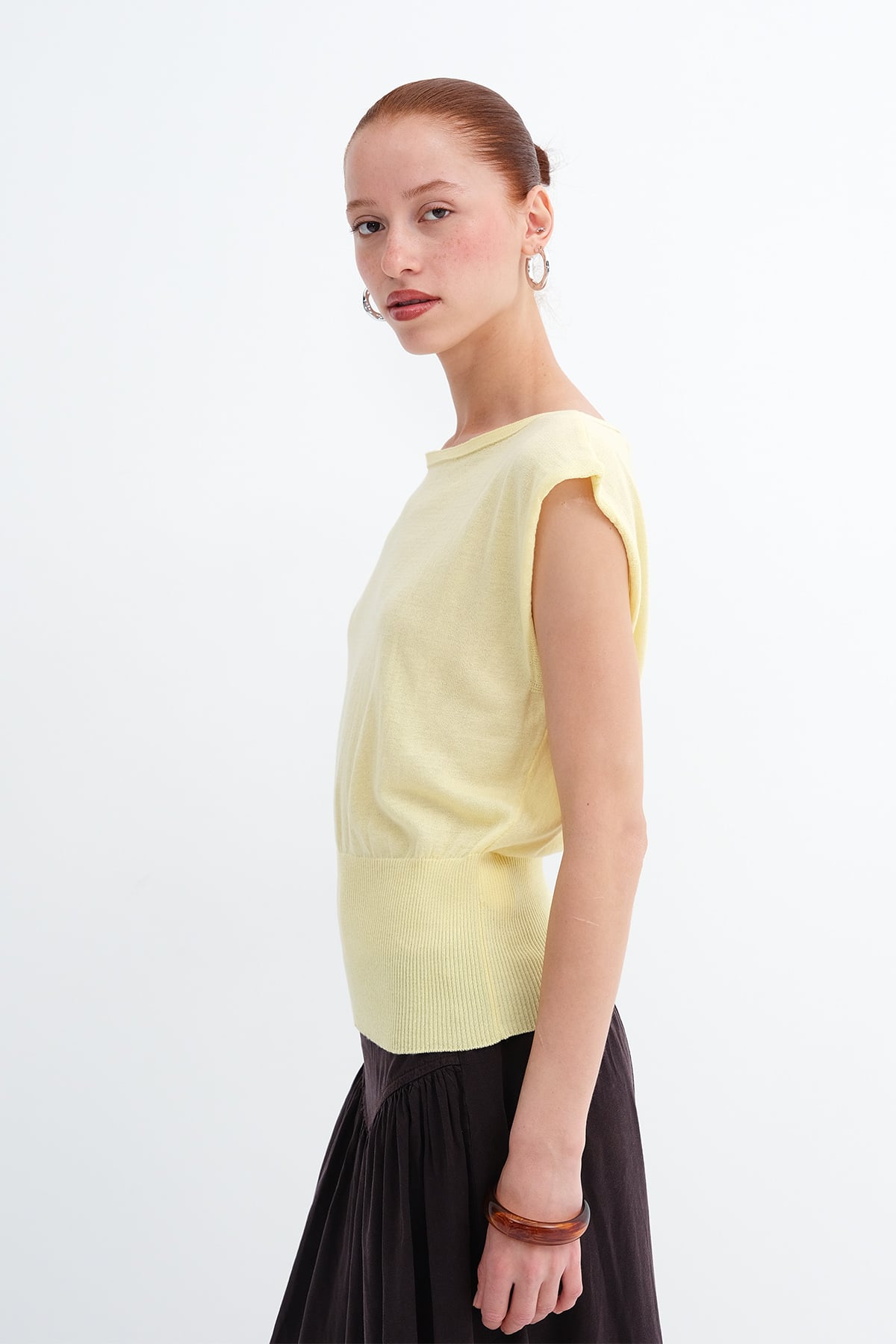 Yellow_Kayık-Yaka-Kolsuz-Triko-T061-addax