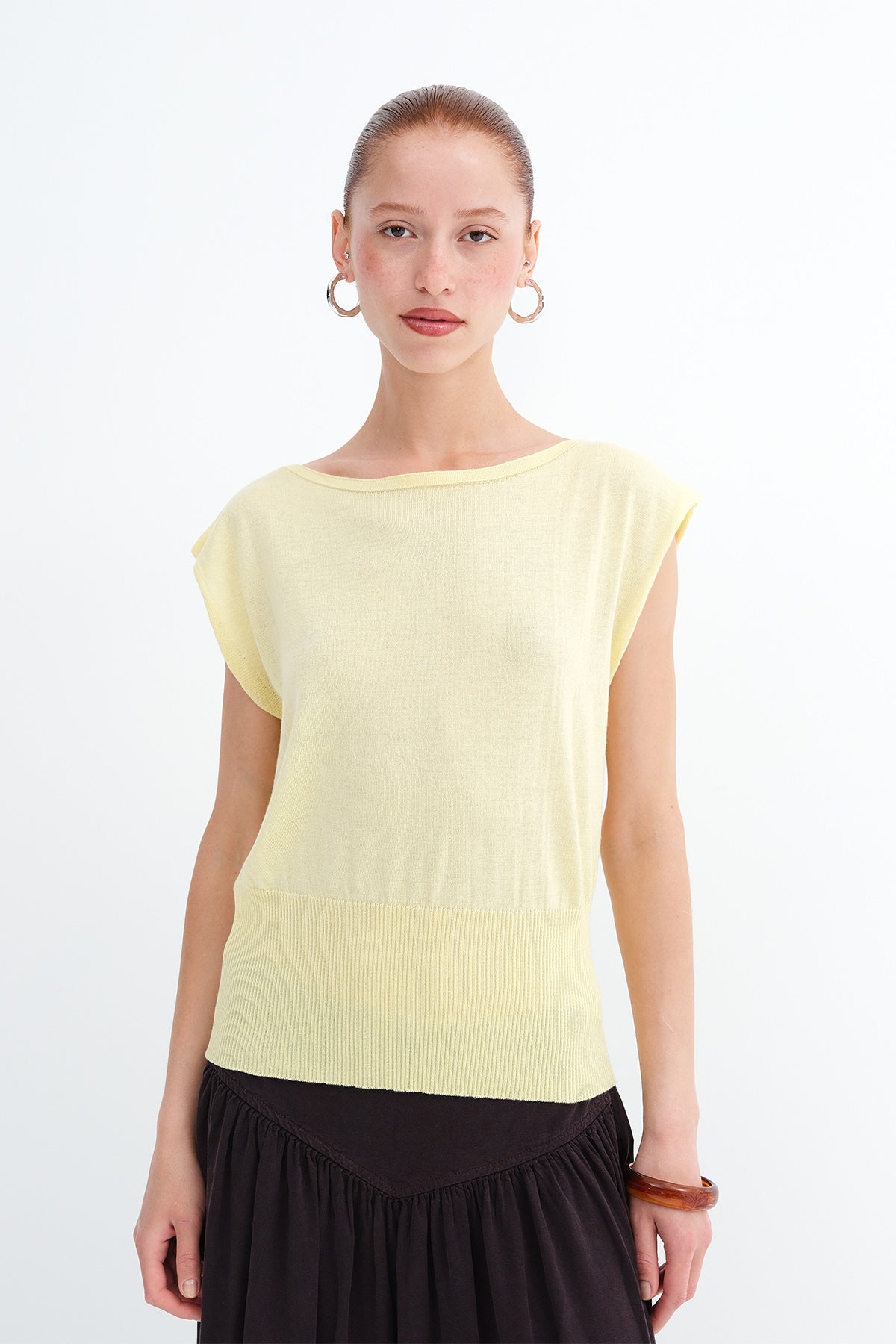 Yellow_Kayık-Yaka-Kolsuz-Triko-T061-addax