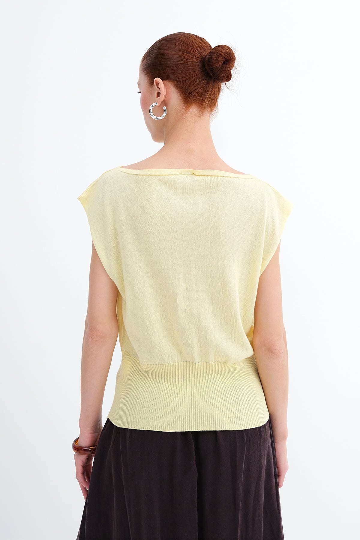 Yellow_Boat-Neck-Sleeveless-Knit-Top-addax