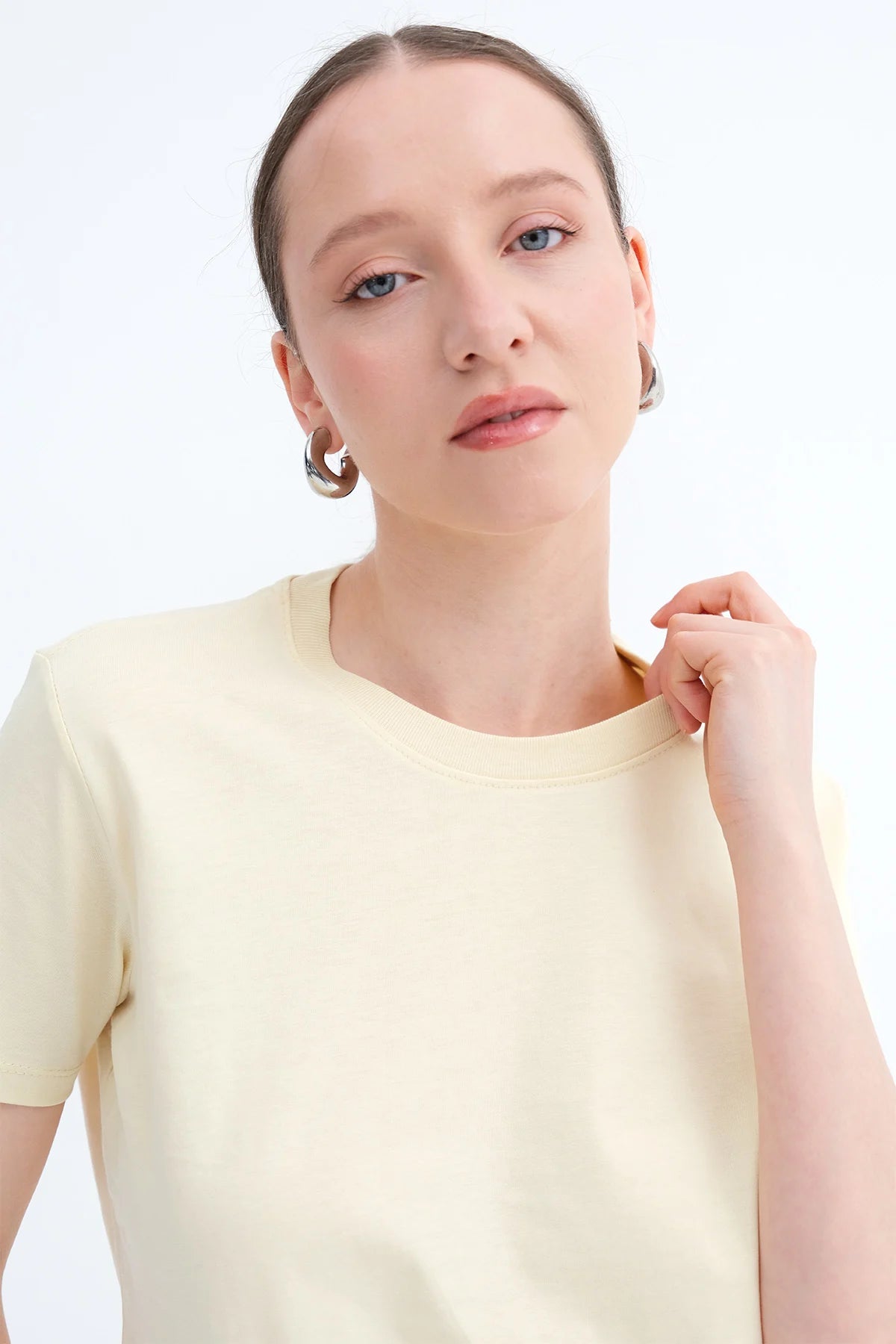 Yellow_Crew-Neck-Basic-T-shirt-addax