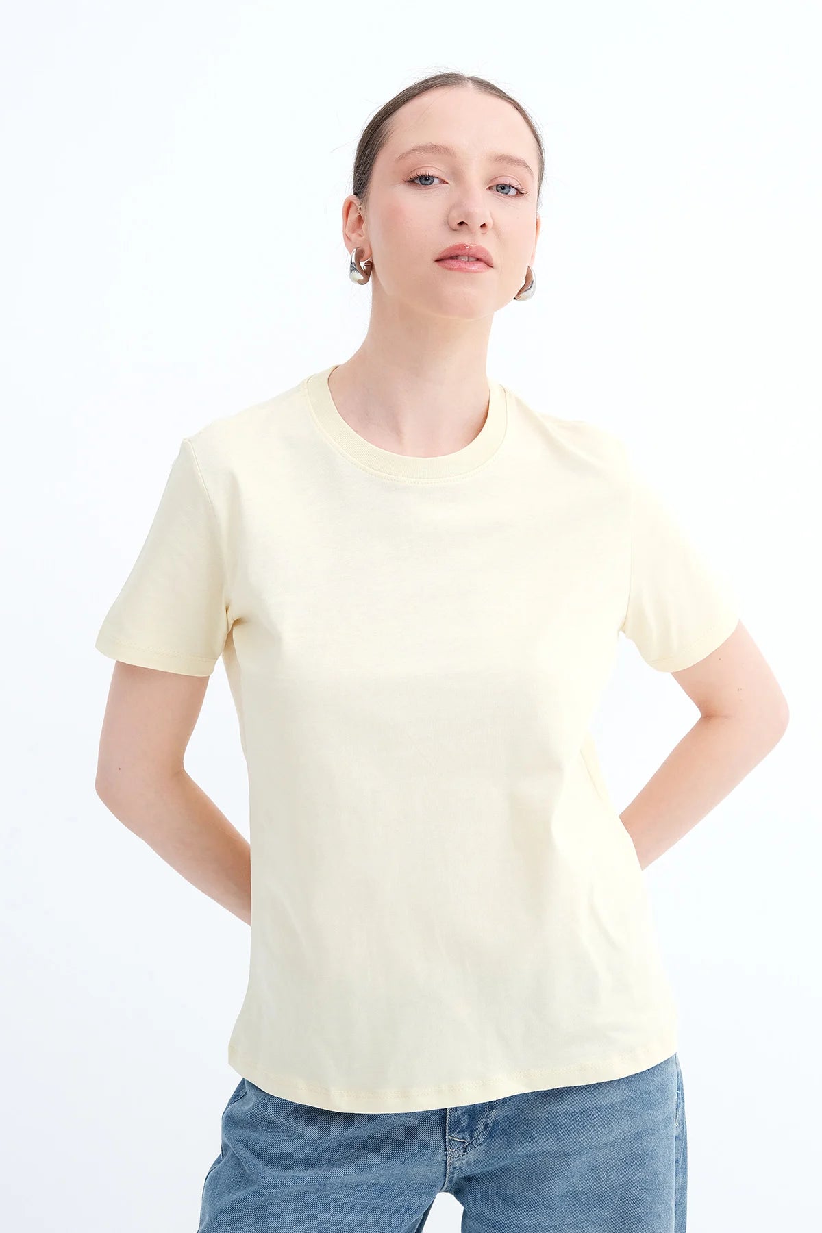 Yellow_Crew-Neck-Basic-T-shirt-addax
