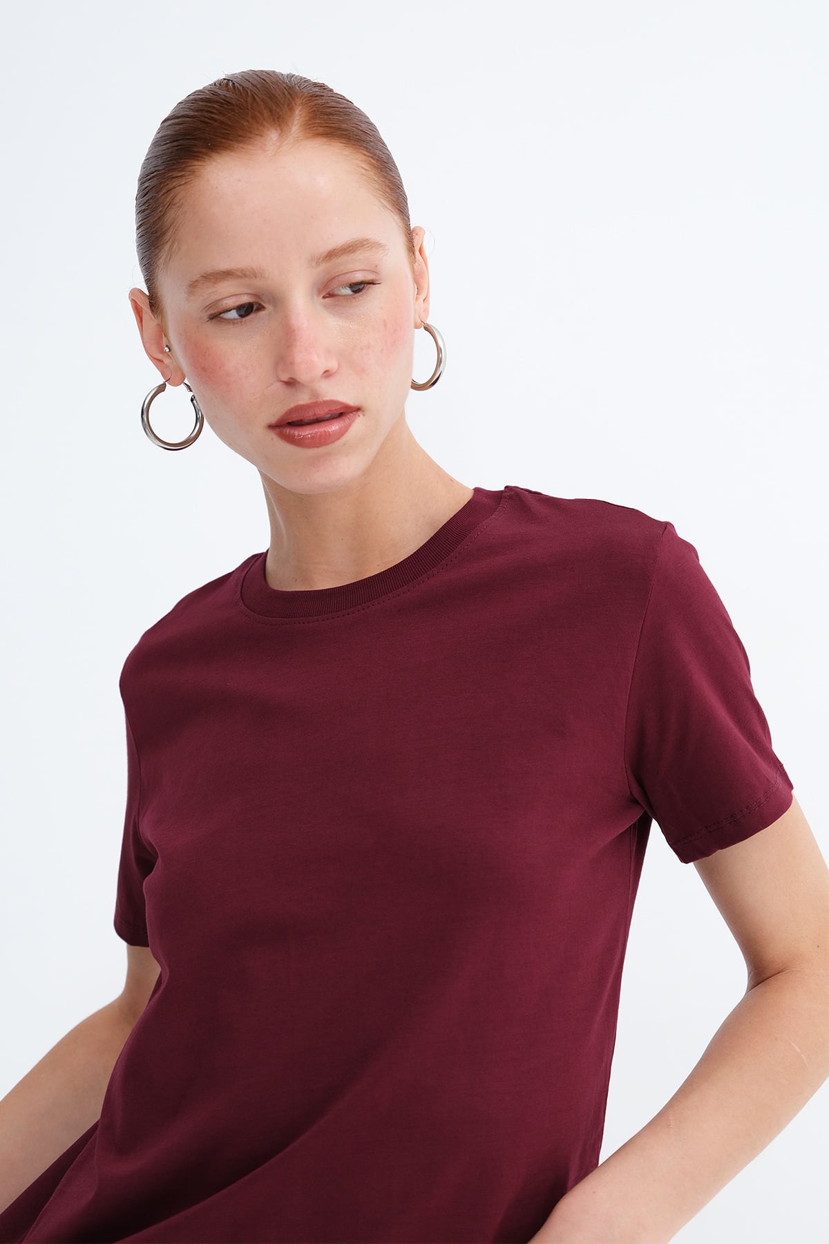 Burgundy_Crew-Neck-Basic-T-shirt-addax