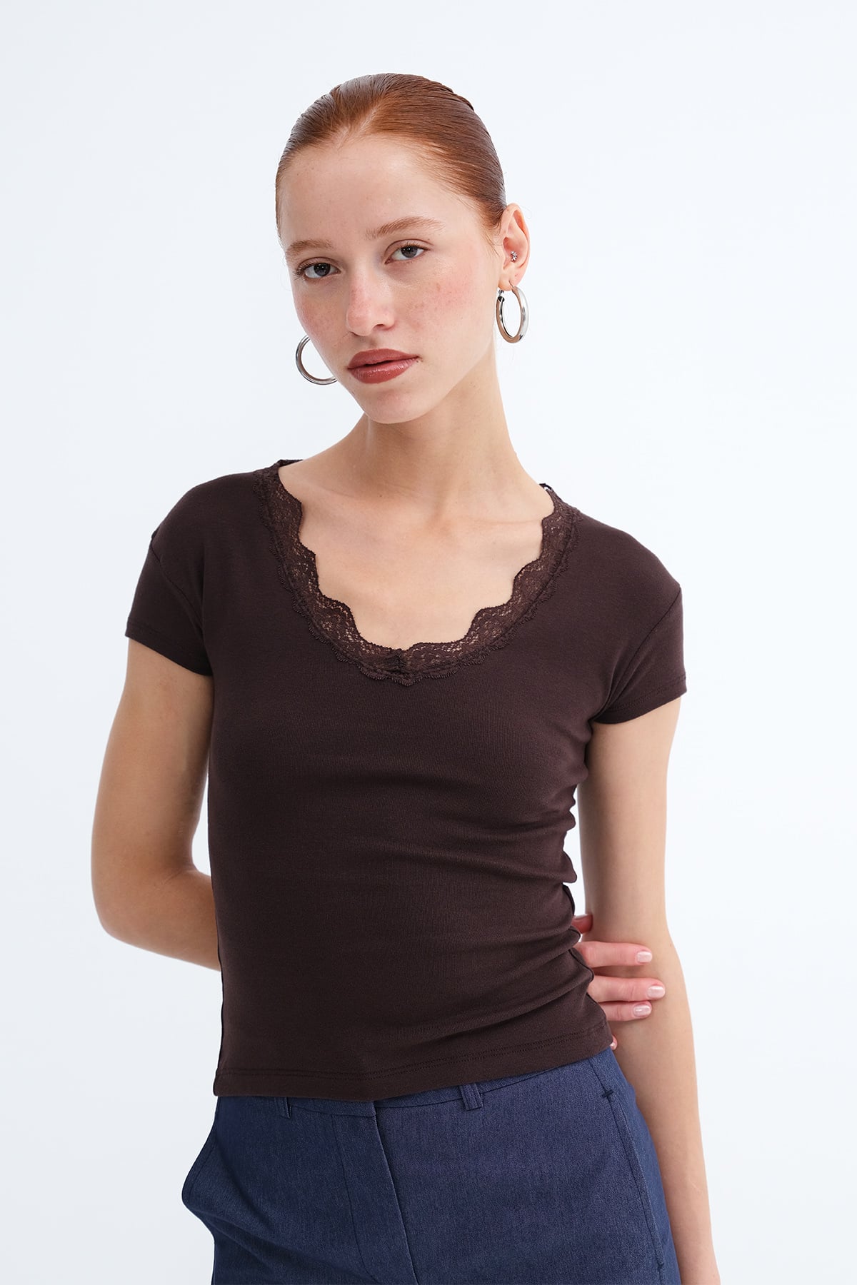 Brown_Lace-Detail-T-shirt-addax