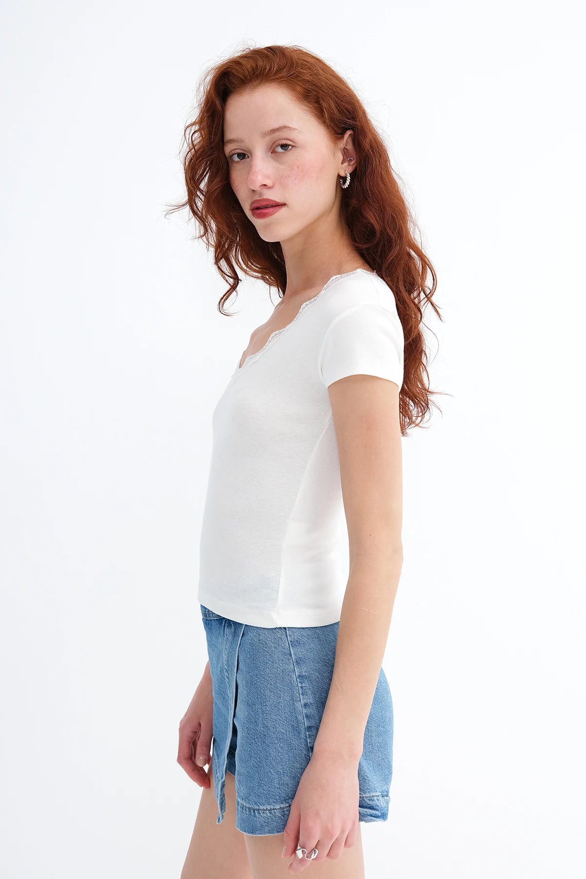 Ecru_Lace-Detail-T-shirt-addax