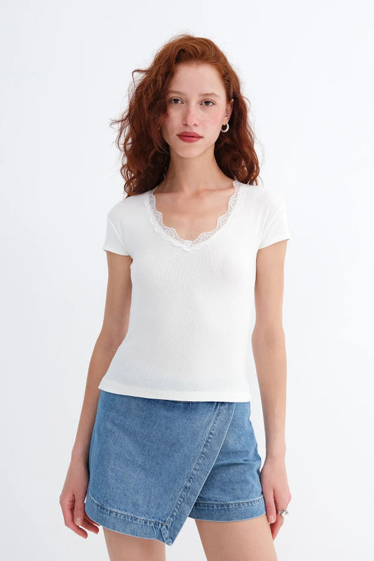 Ecru_Lace-Detail-T-shirt-addax