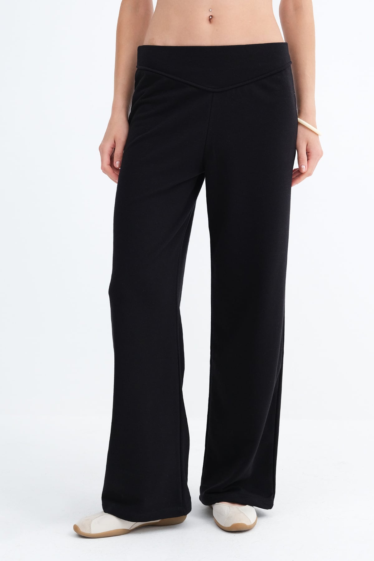Black_Elastic-Waist-Sweatpants-addax