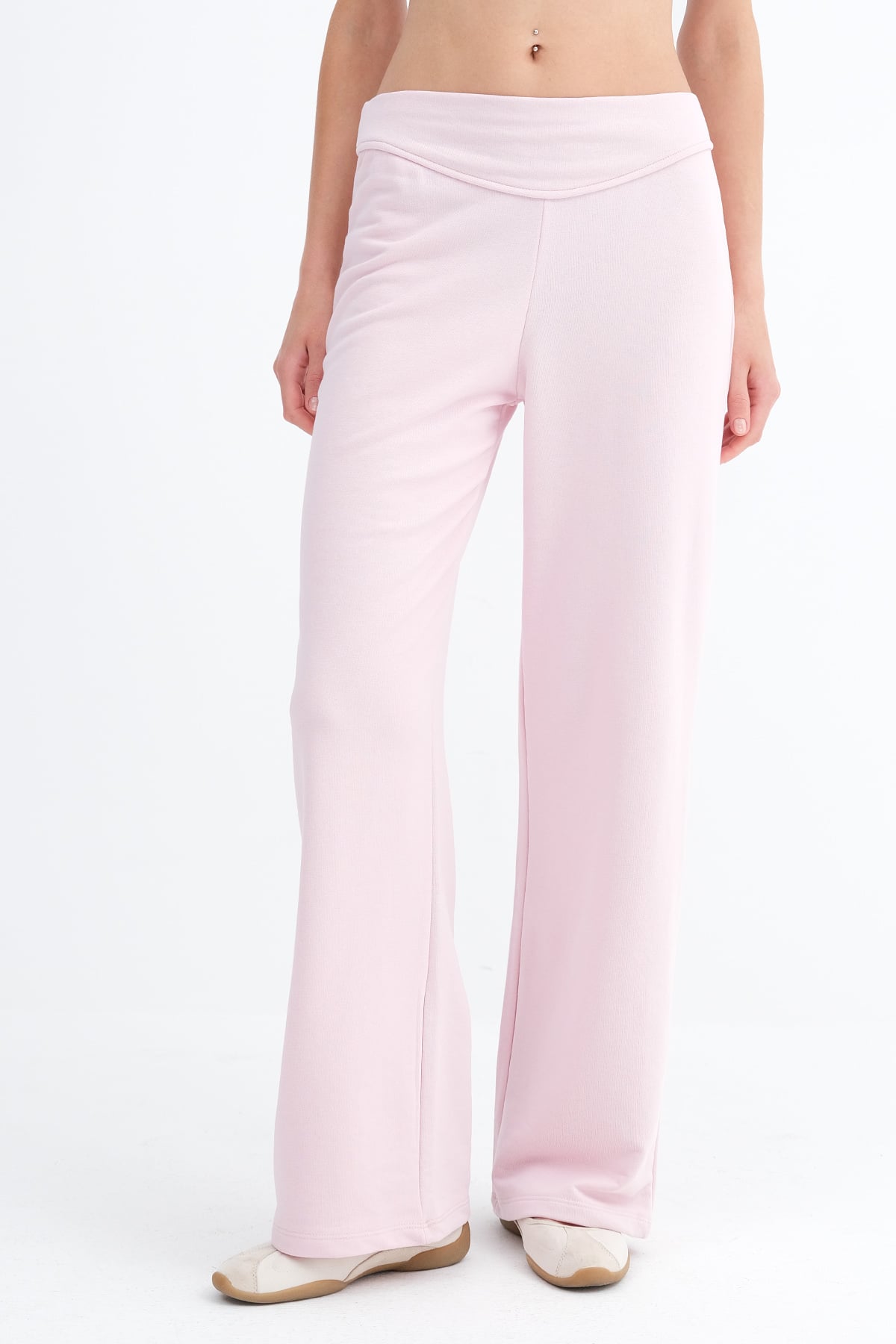 Lotus_Elastic-Waist-Sweatpants-addax