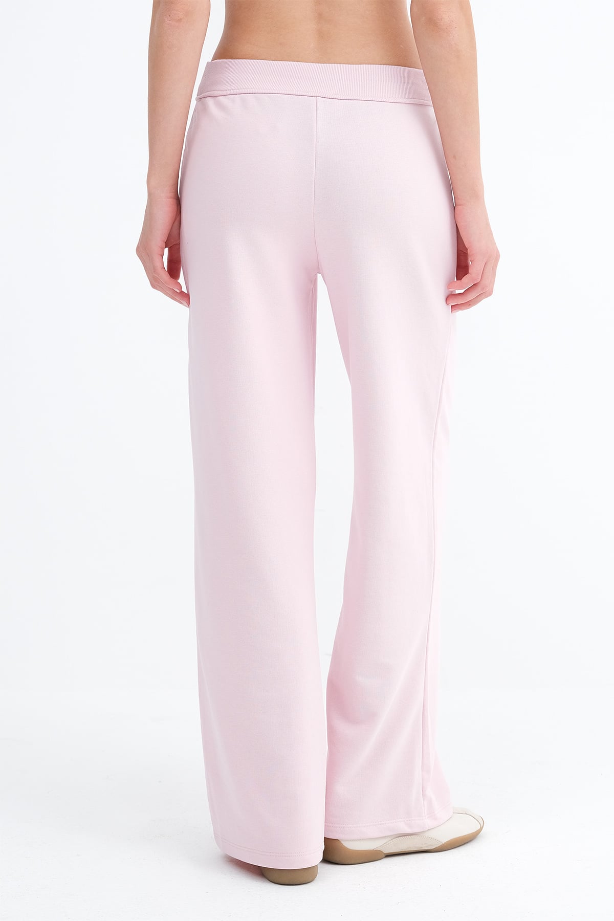 Lotus_Elastic-Waist-Sweatpants-addax