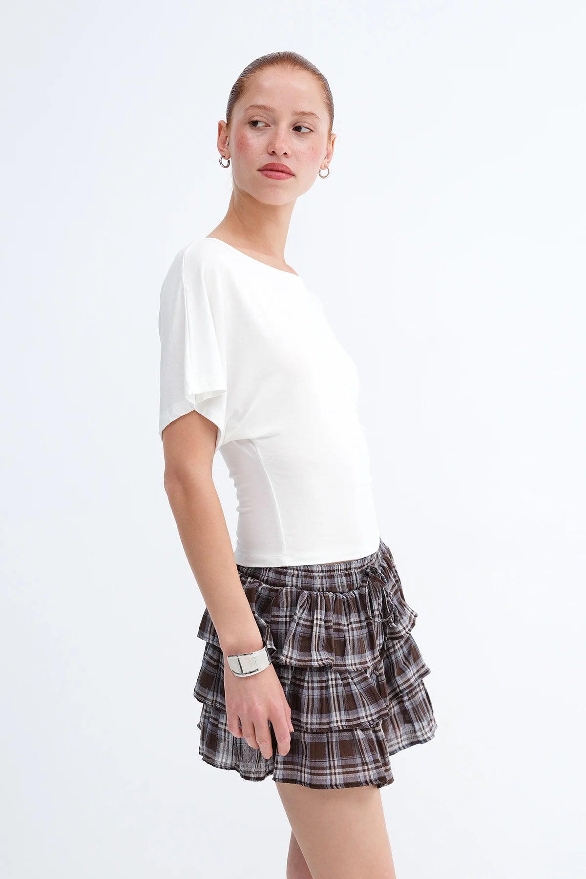 Ecru_Boat-Neck-Basic-T-shirt-addax