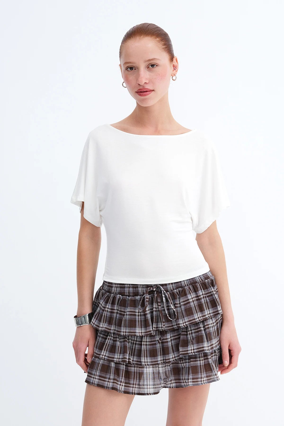 Ecru_Boat-Neck-Basic-T-shirt-addax