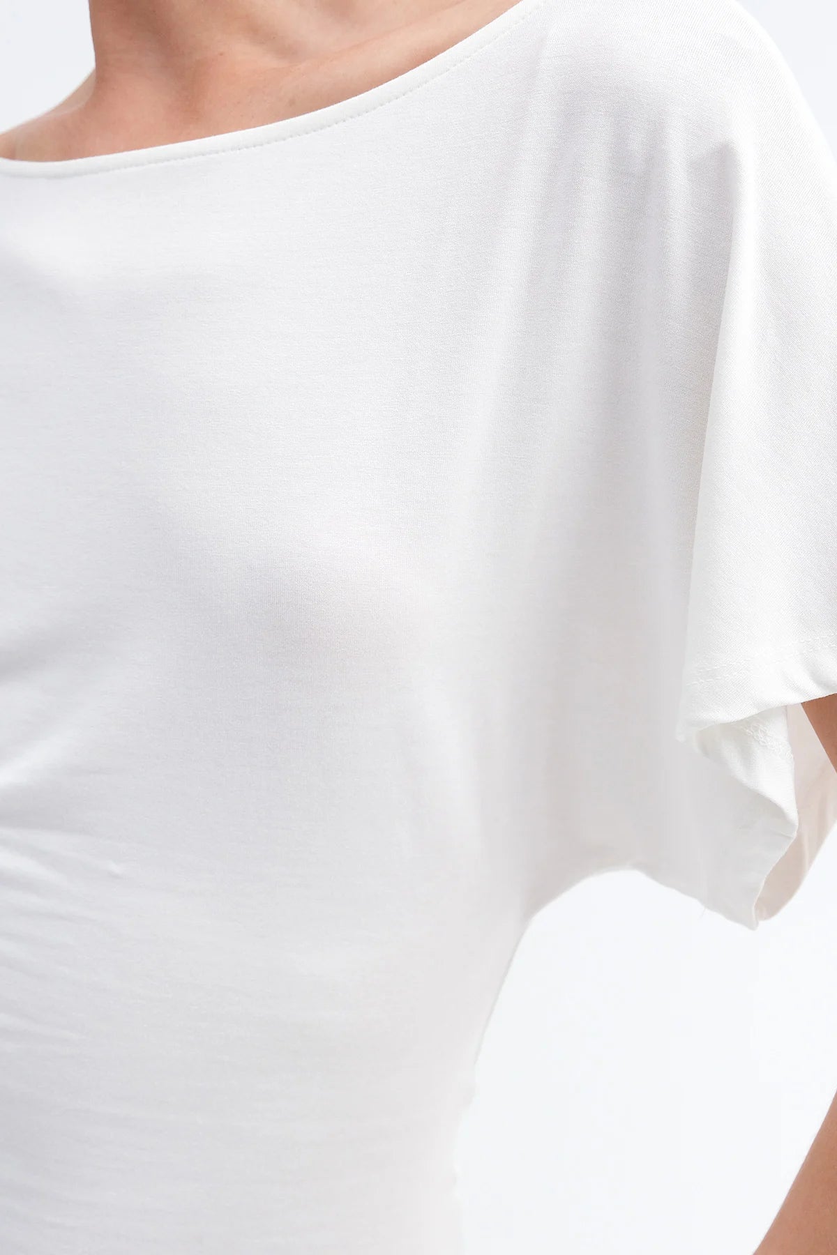 Ecru_Boat-Neck-Basic-T-shirt-addax