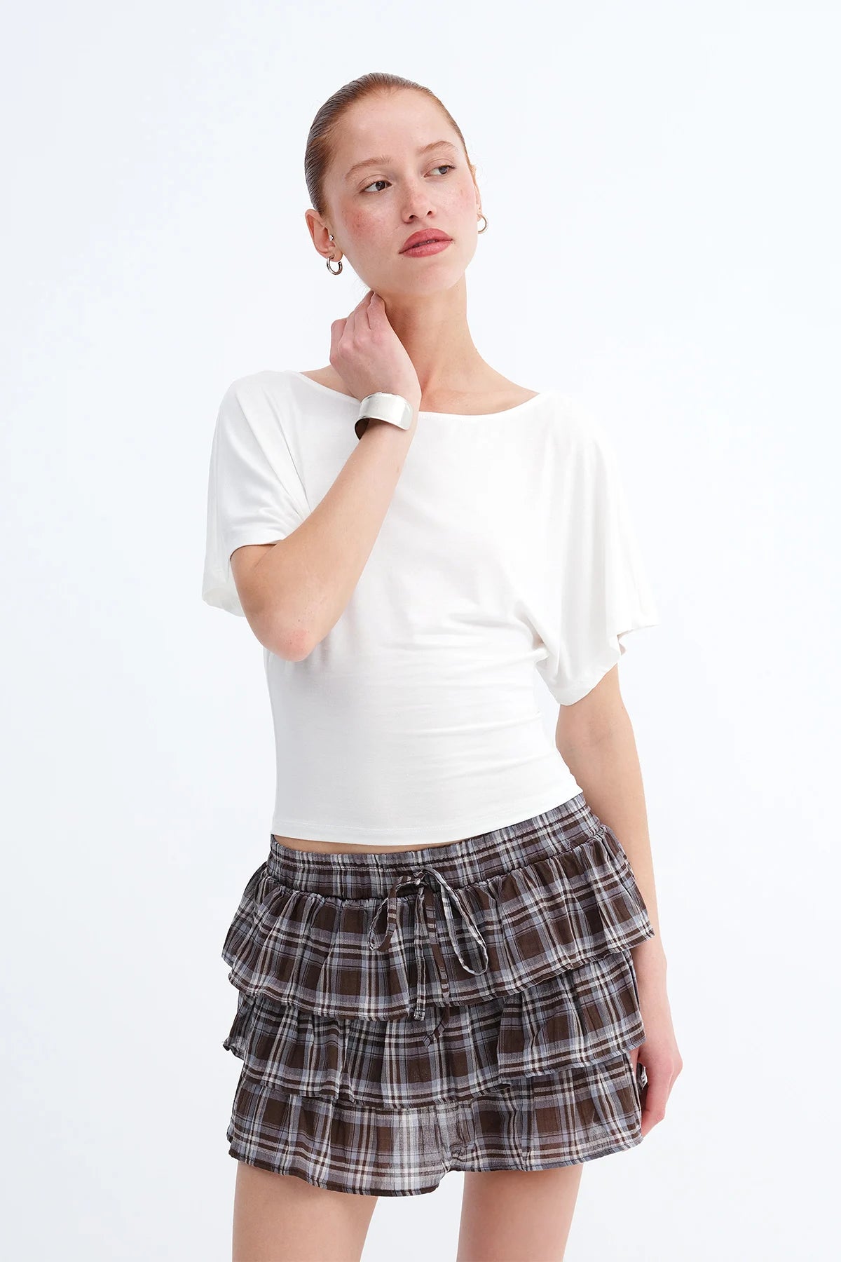 Ecru_Boat-Neck-Basic-T-shirt-addax