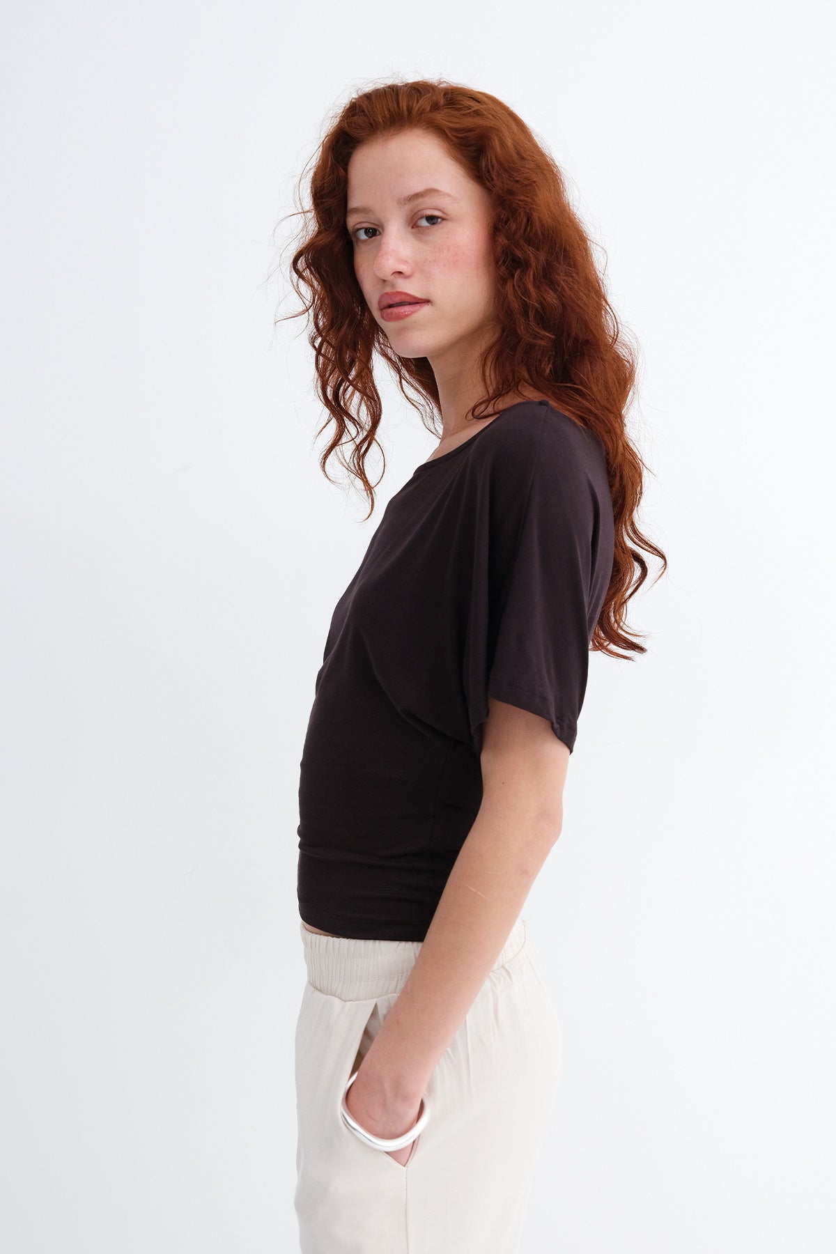 Bitter-Coffee_Boat-Neck-Basic-T-shirt-addax
