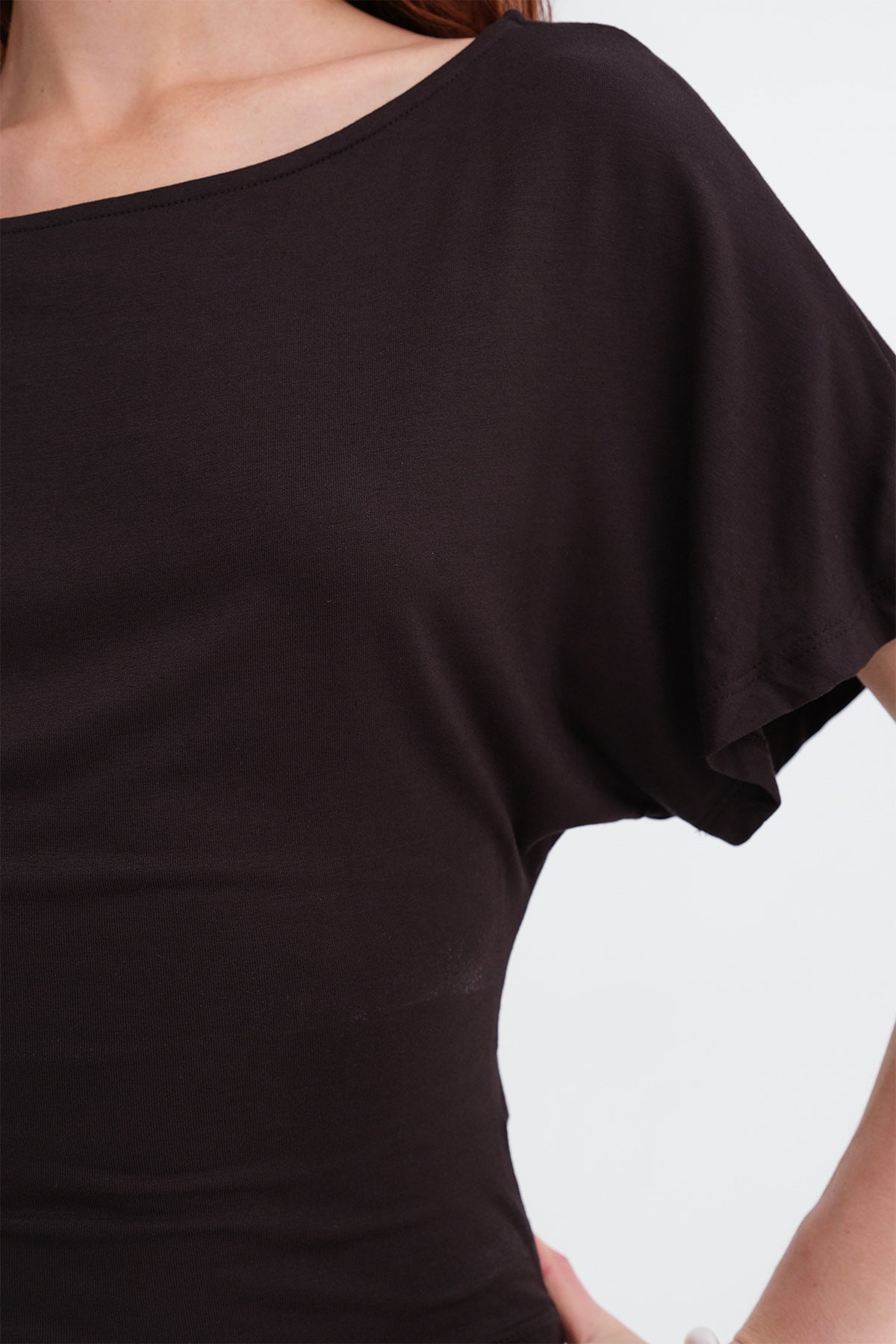 Bitter-Coffee_Boat-Neck-Basic-T-shirt-addax