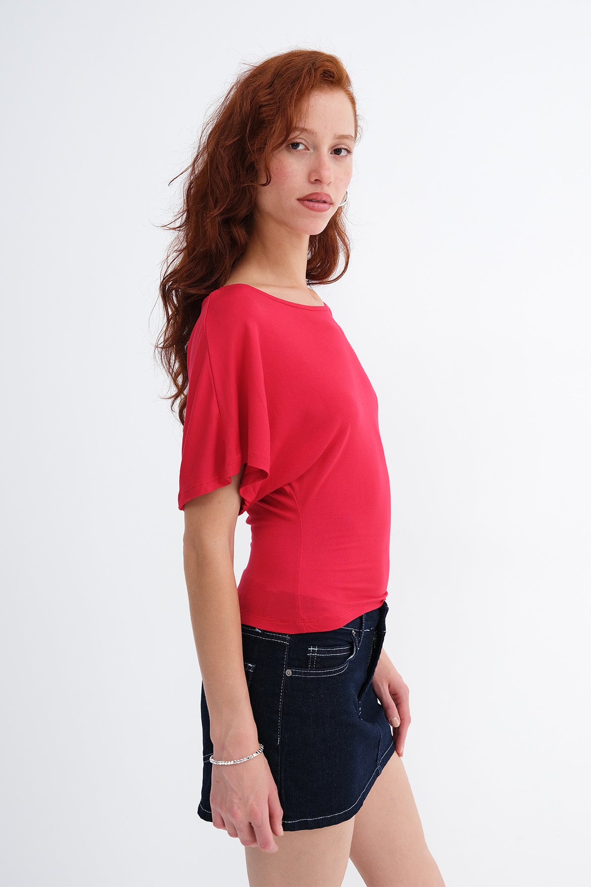 Bright-Red_Boat-Neck-Basic-T-shirt-addax