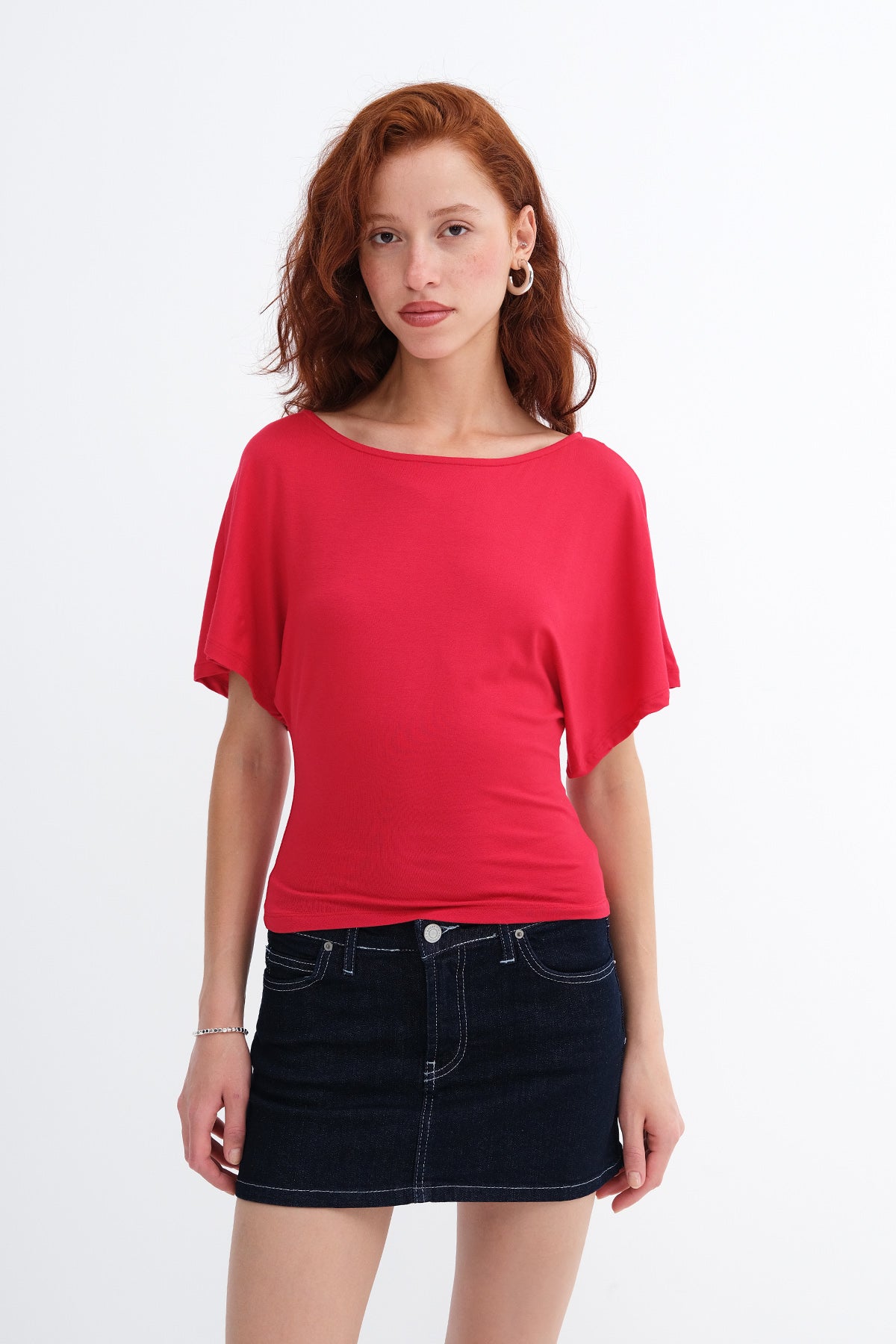 Bright-Red_Boat-Neck-Basic-T-shirt-addax