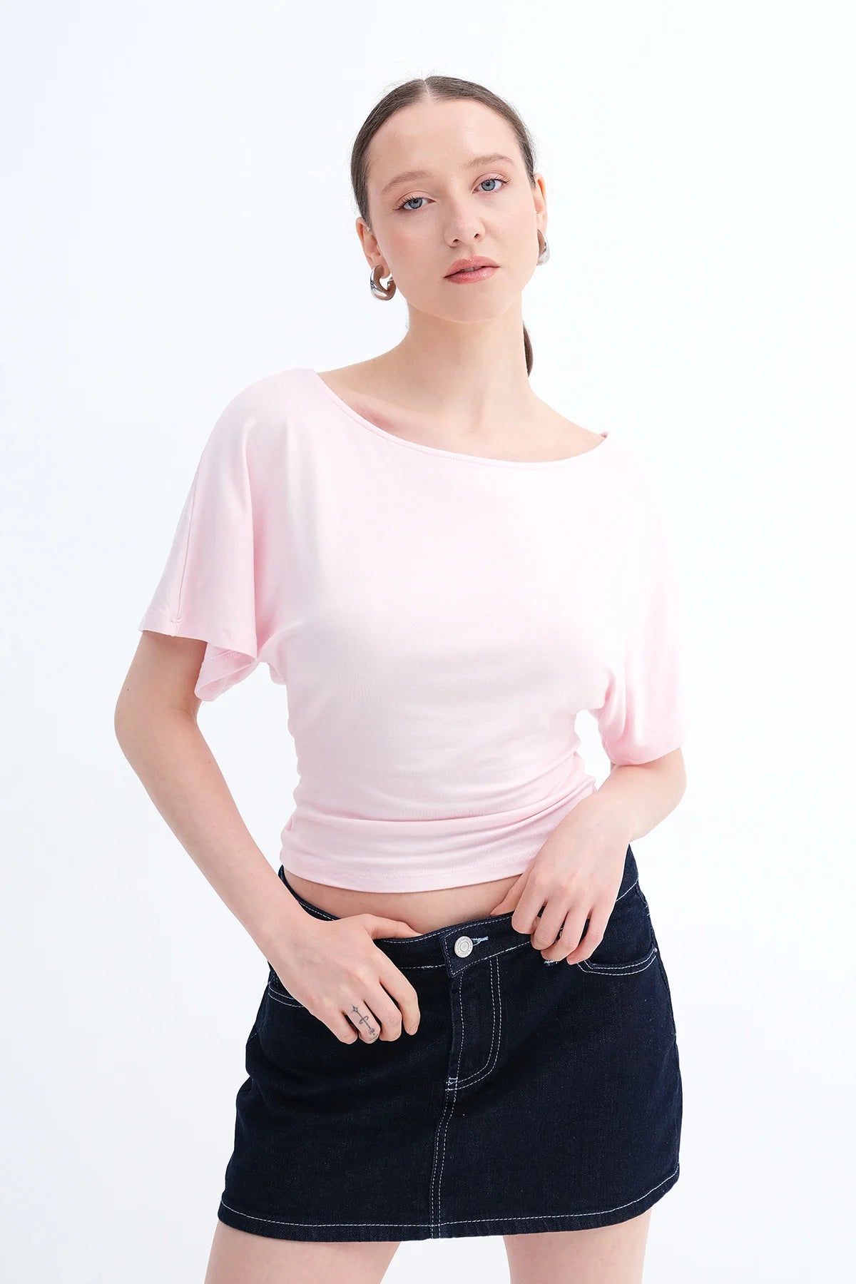 Lotus_Boat-Neck-Basic-T-shirt-addax