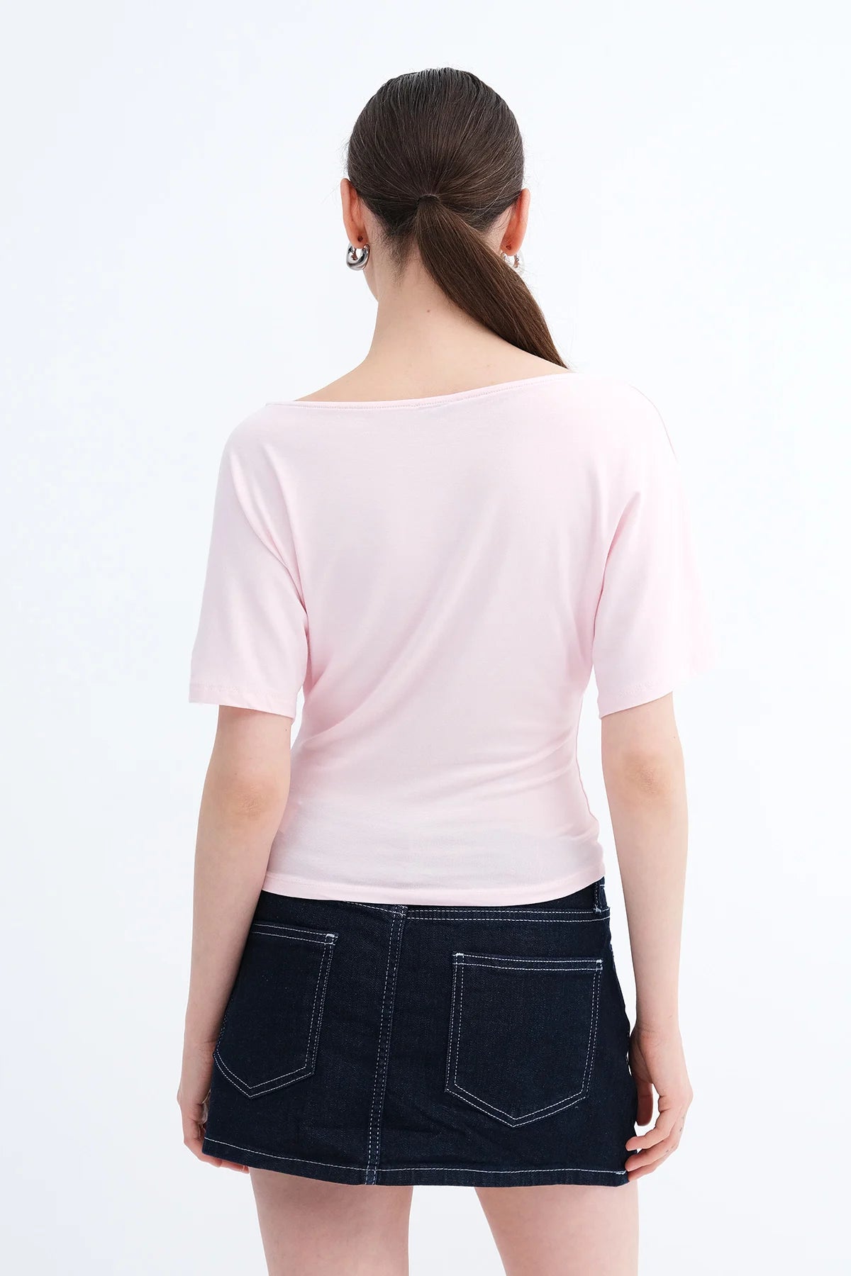 Lotus_Boat-Neck-Basic-T-shirt-addax