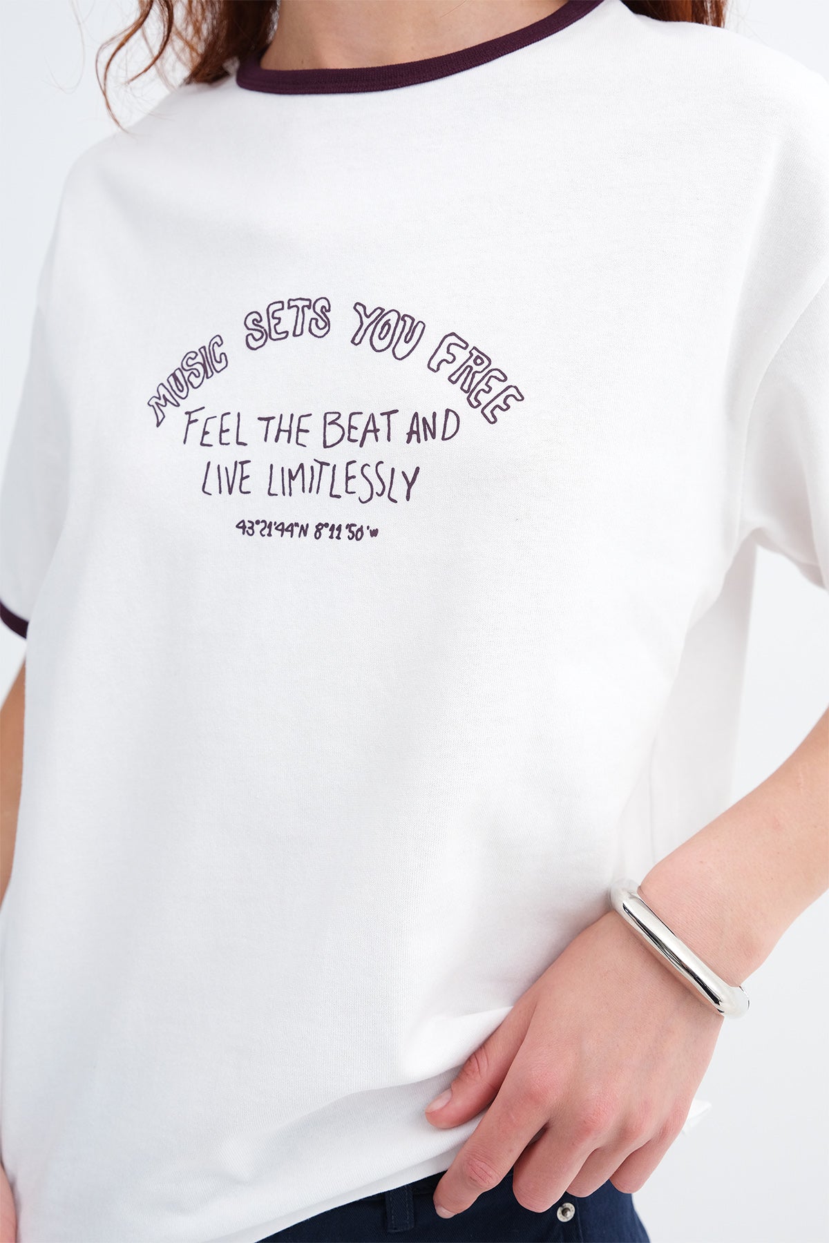 Ecru_Slogan-Print-Crew-Neck-T-Shirt-addax
