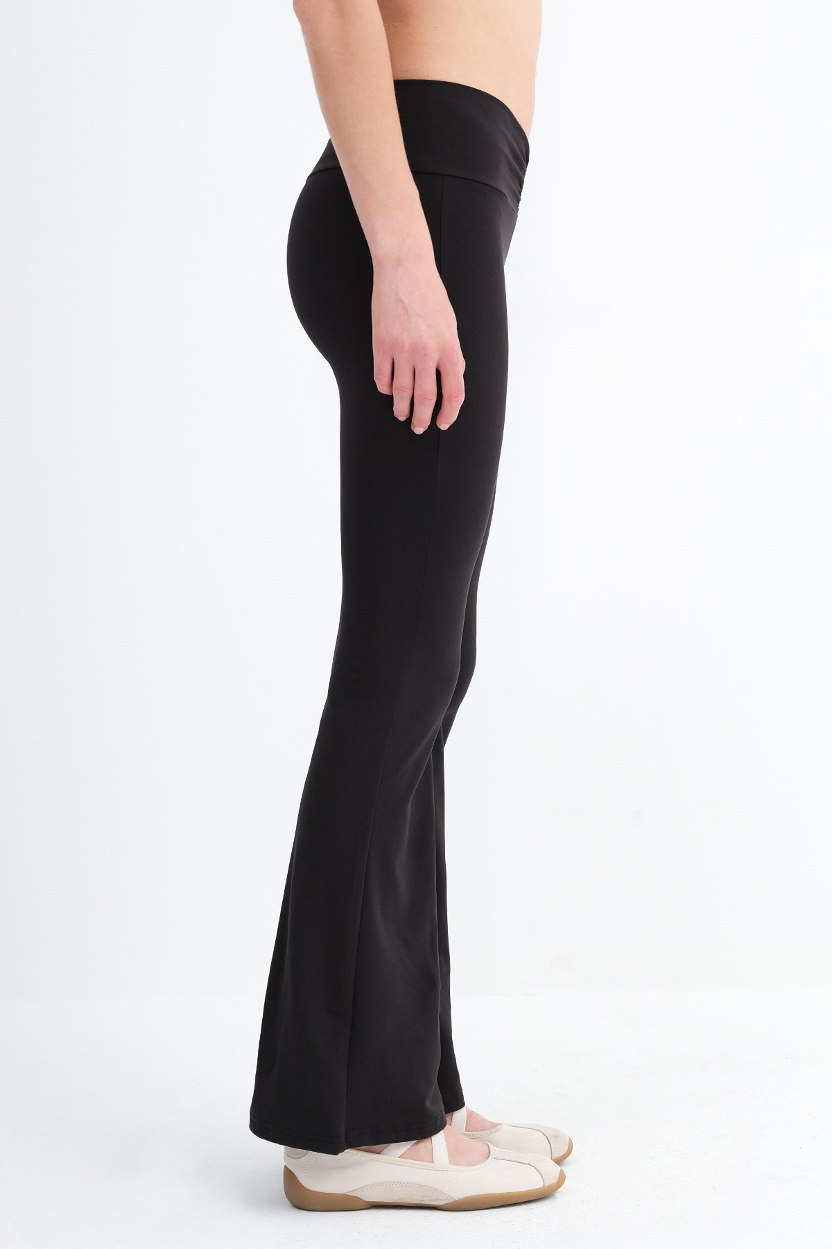 Black_Ruched-Front-Flared-Leggings-addax