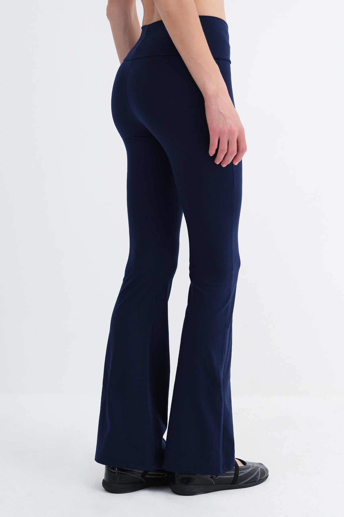 Dark-Night-Blue_Ruched-Front-Flared-Leggings-addax