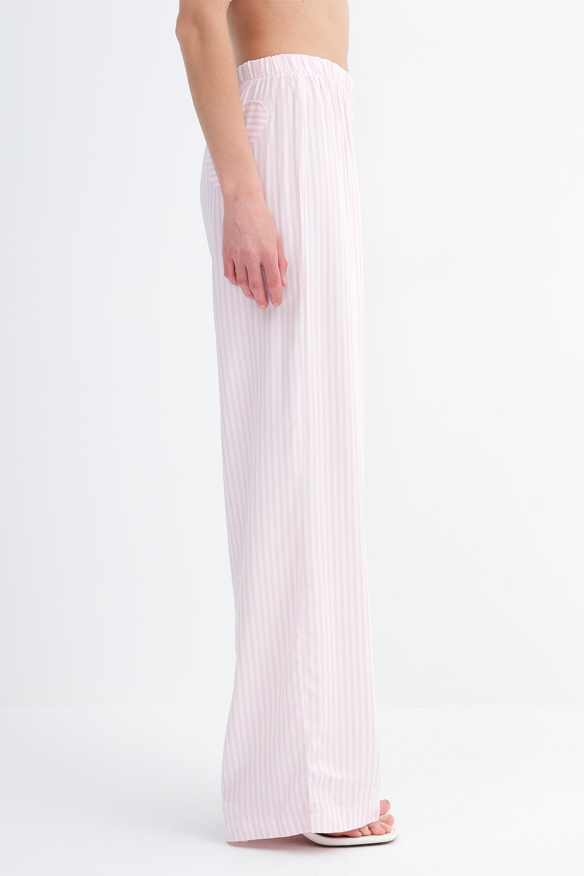 Begonia_Striped-Pants-with-Heart-Detail-addax