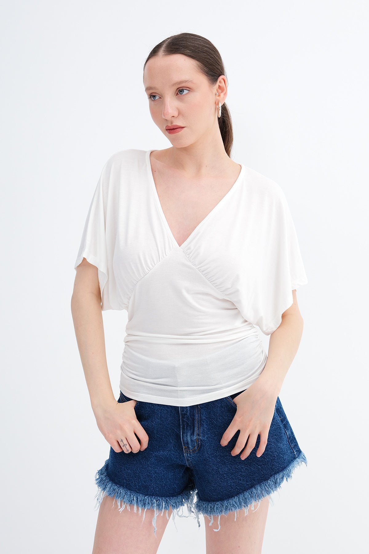 Ecru_V-Yaka-Büzgülü-Bluz-P0957-addax