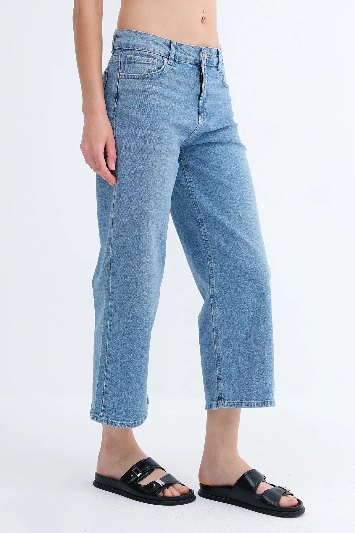 Blue_Wide-Leg-Denim-Jeans-addax