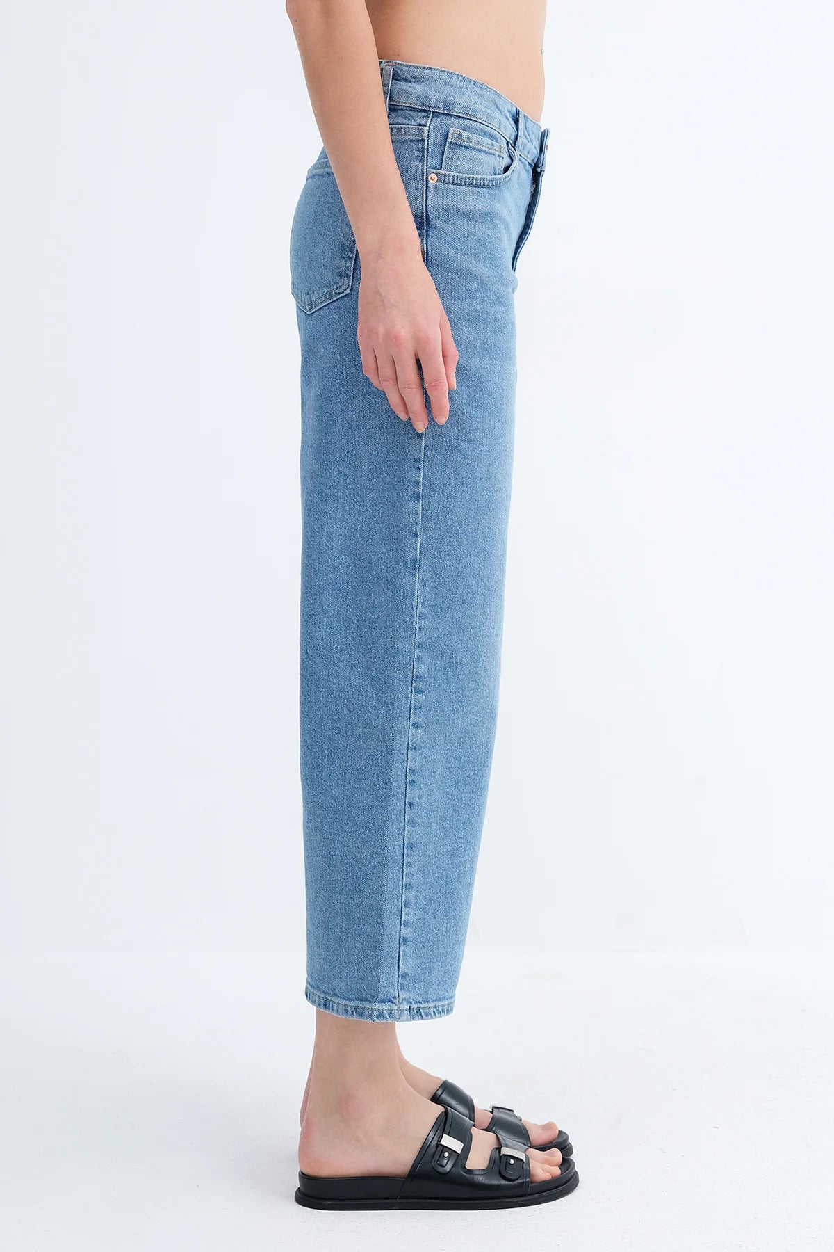Blue_Wide-Leg-Denim-Jeans-addax