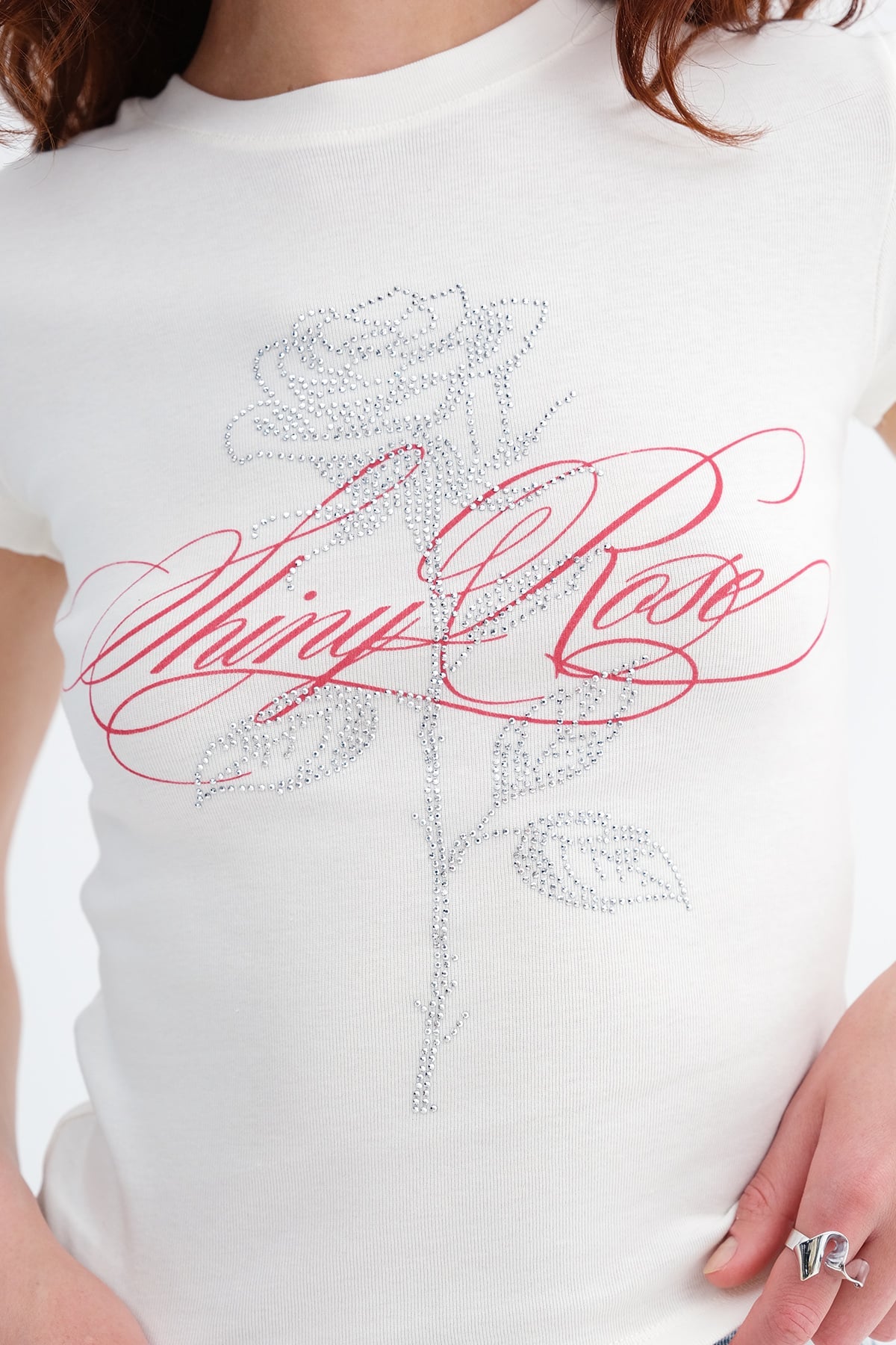 Ecru_Kısa-Kollu-Taşlı-T-shirt-P9039-addax