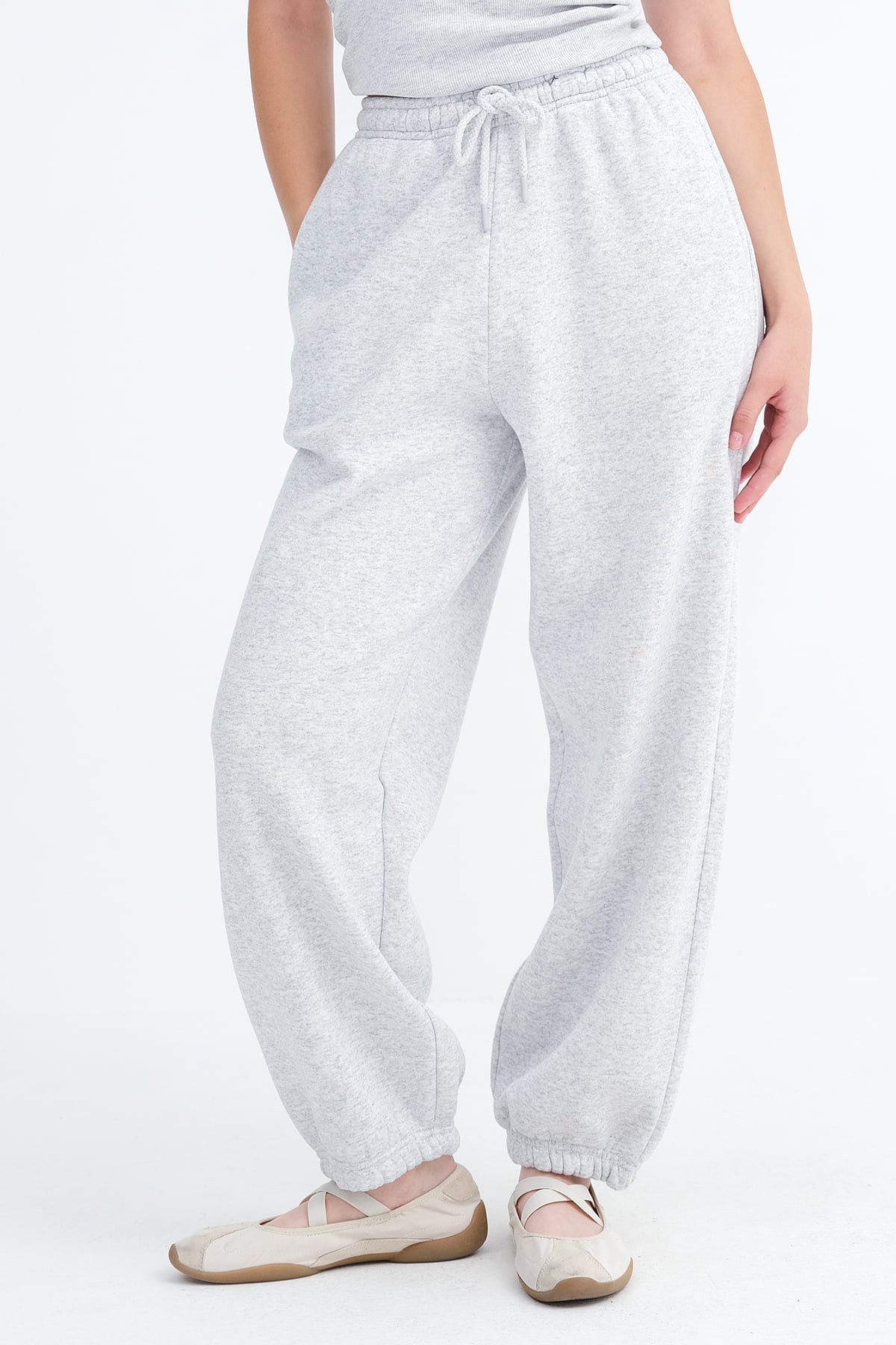 Snow-Melange_Cuffed-Fleece-Sweatpants-addax