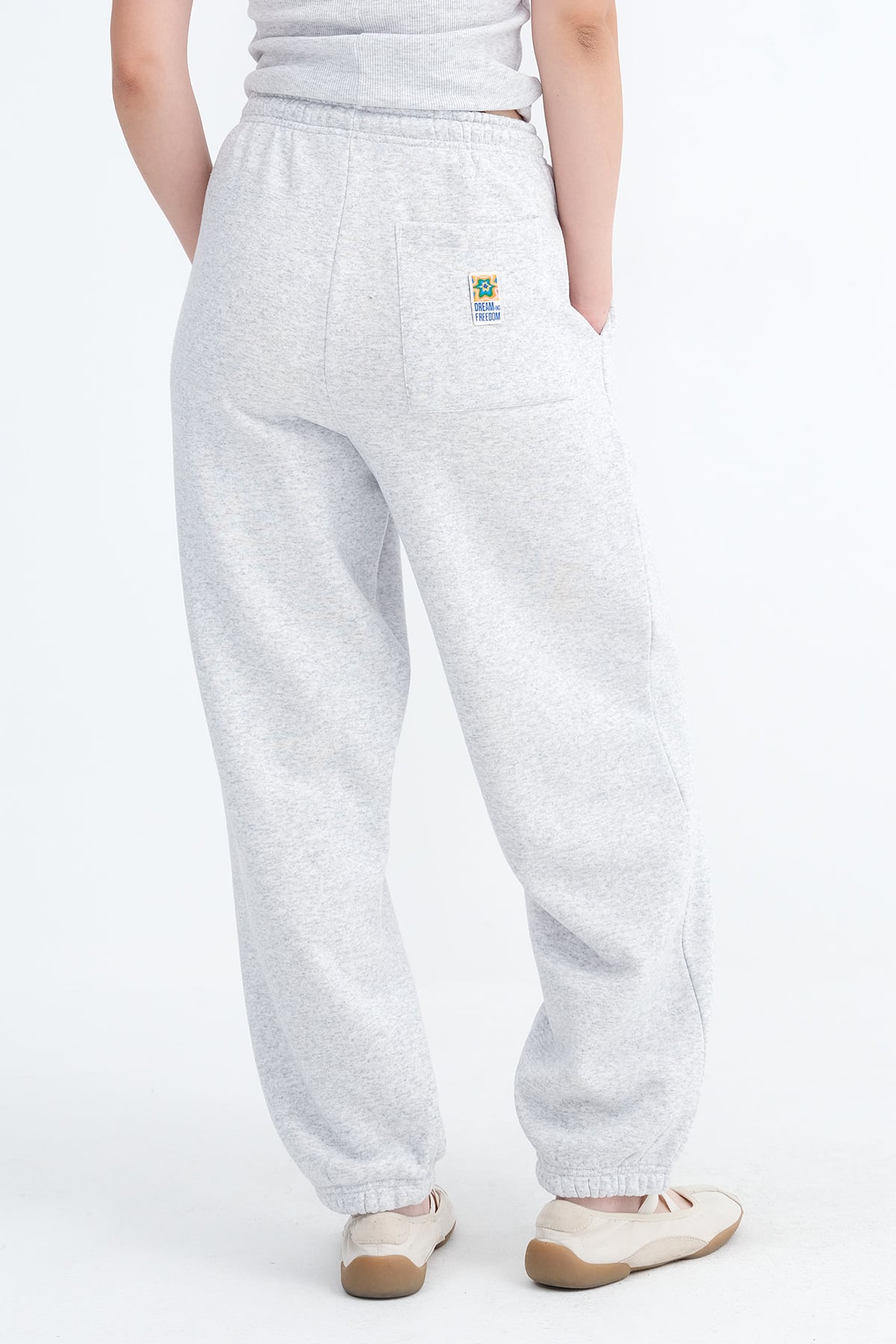 Snow-Melange_Cuffed-Fleece-Sweatpants-addax