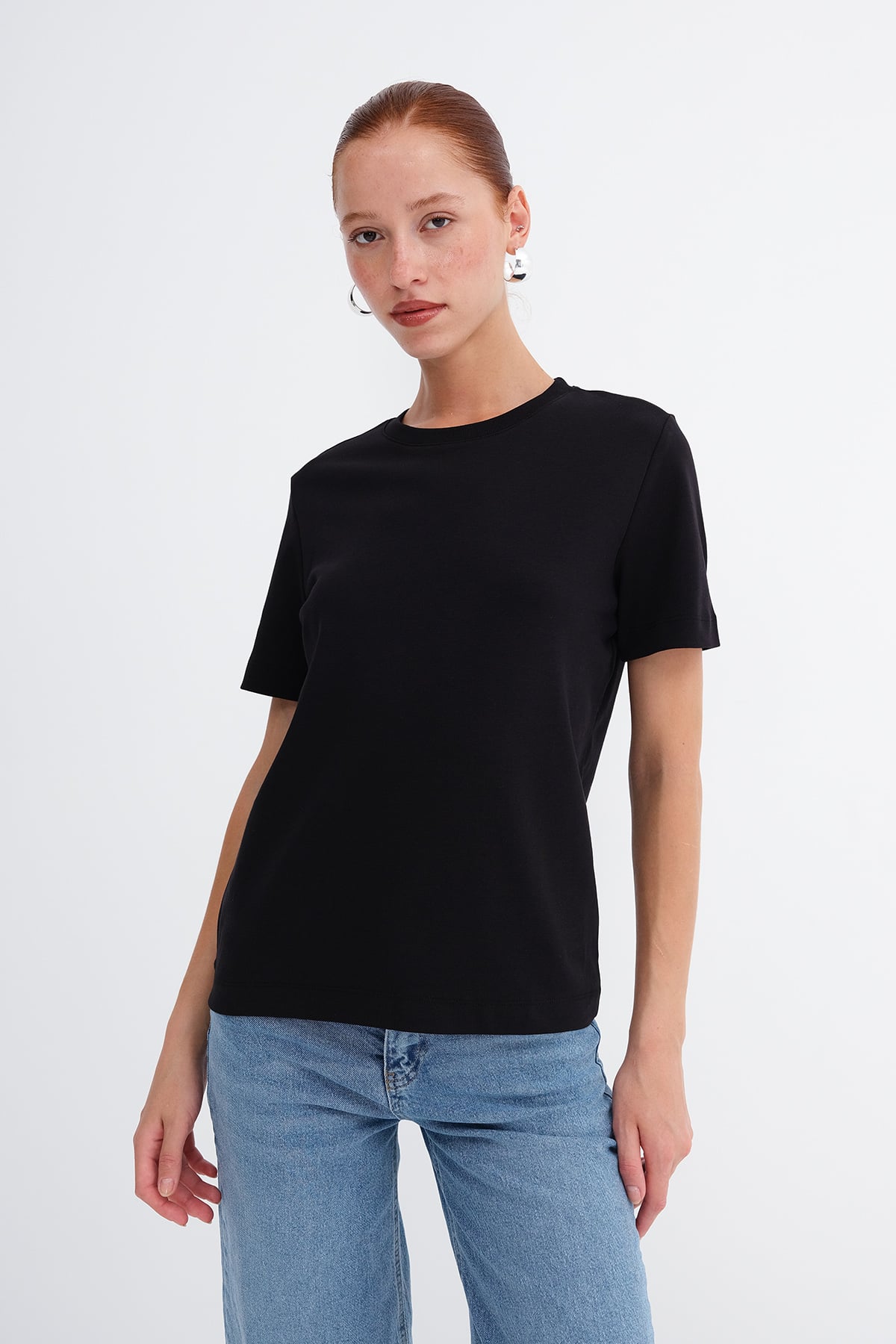 Black_Crew-Neck-Basic-T-Shirt-addax
