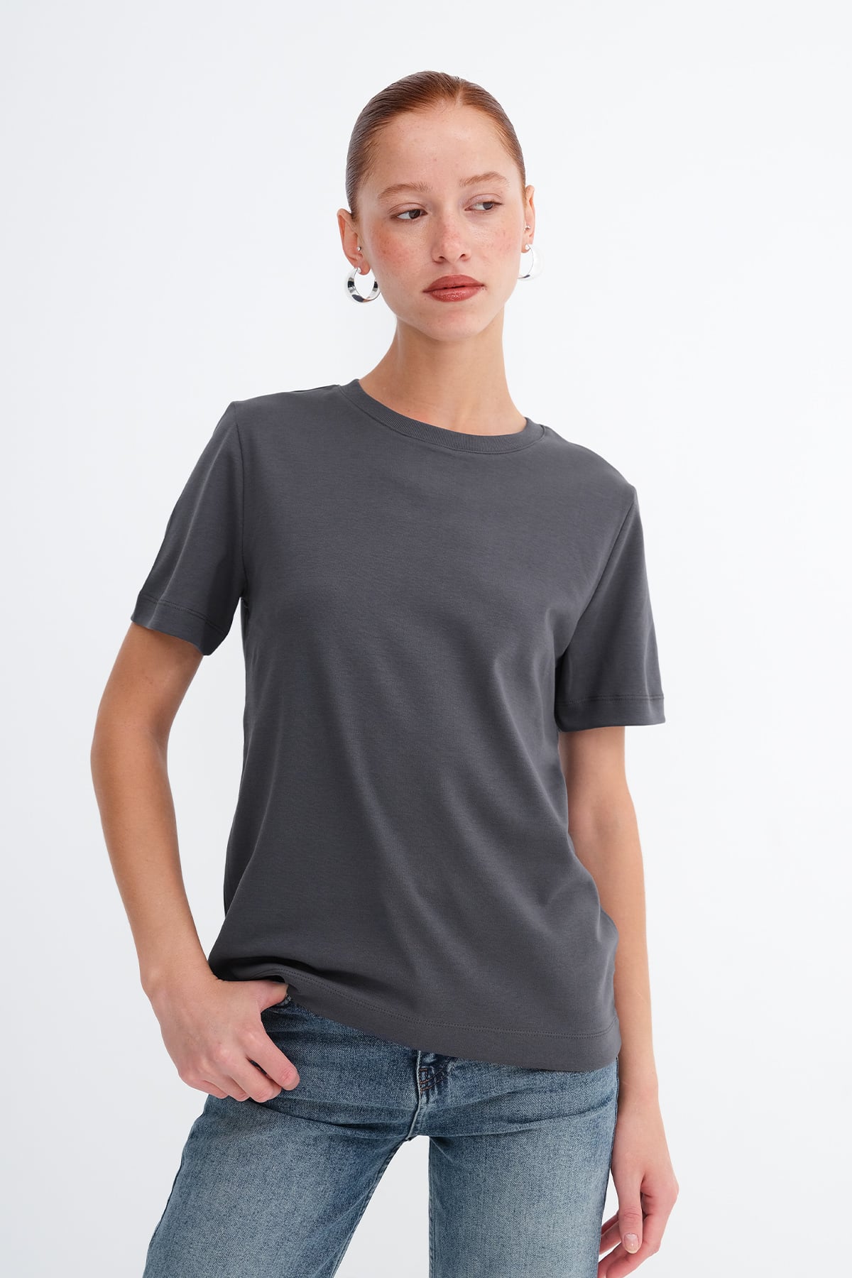 L.Charcoal_Crew-Neck-Basic-T-Shirt-addax