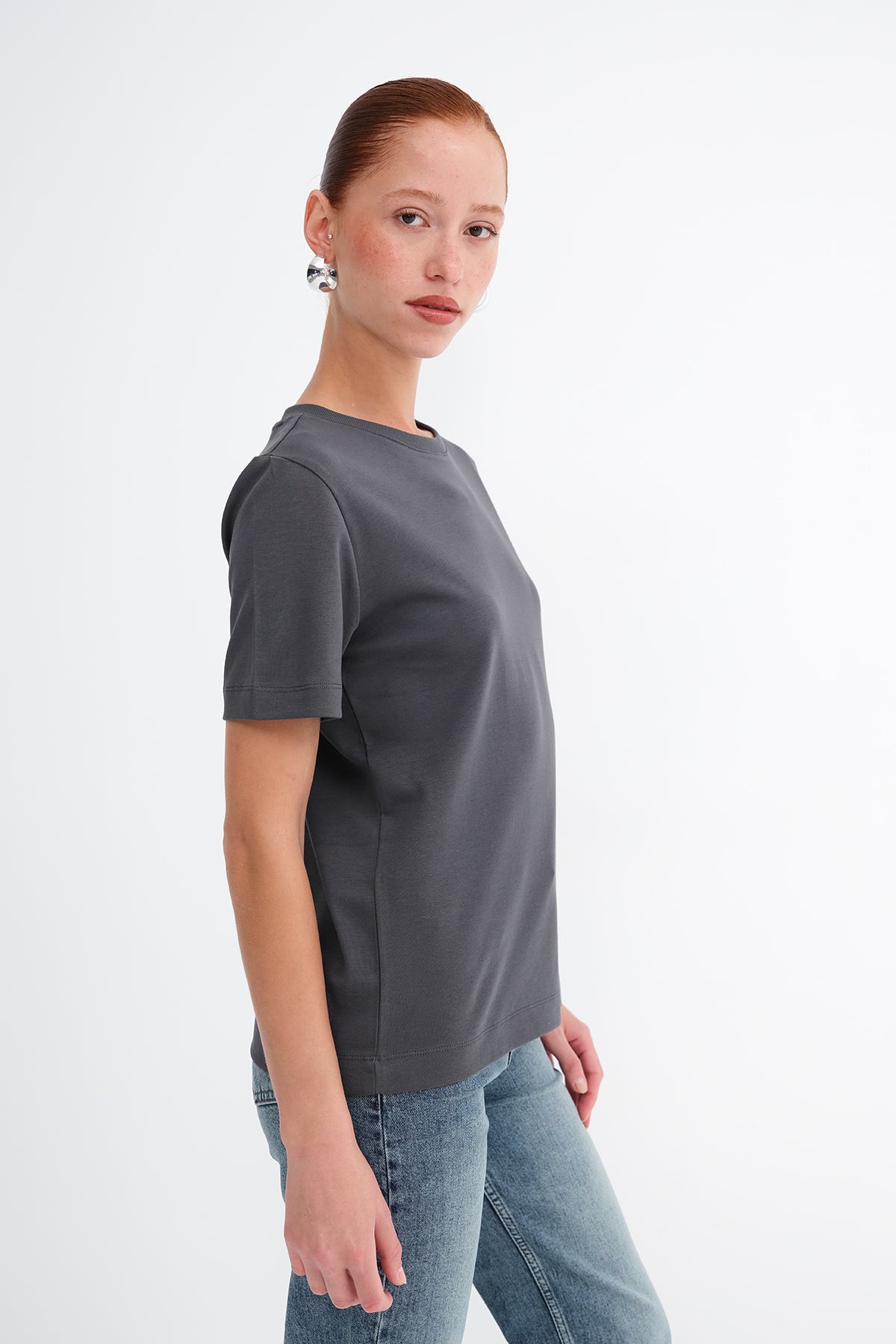 L.Charcoal_Crew-Neck-Basic-T-Shirt-addax