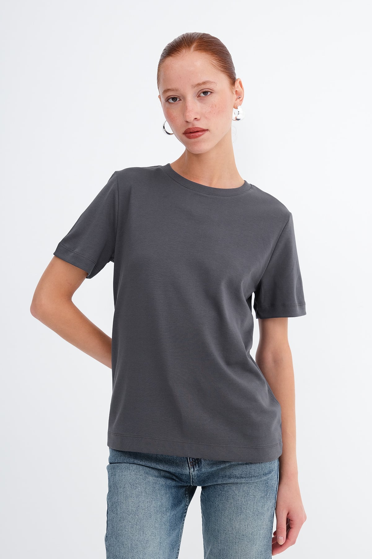 L.Charcoal_Crew-Neck-Basic-T-Shirt-addax