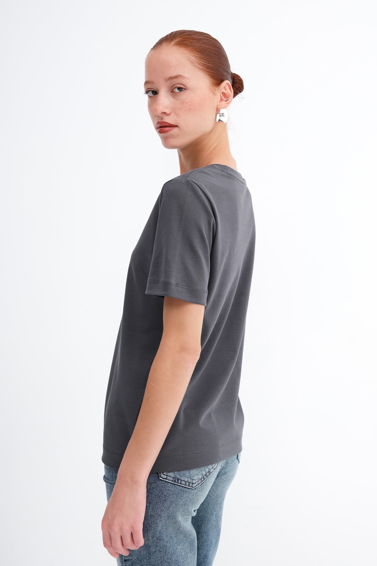 L.Charcoal_Crew-Neck-Basic-T-Shirt-addax