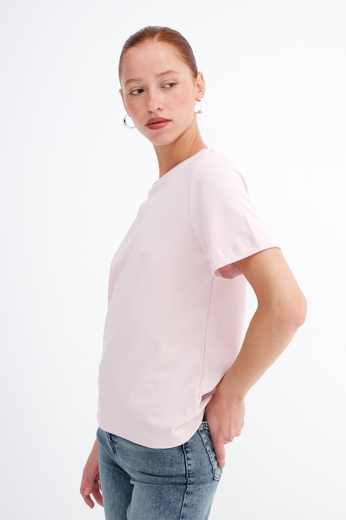 Lotus_Crew-Neck-Basic-T-Shirt-addax