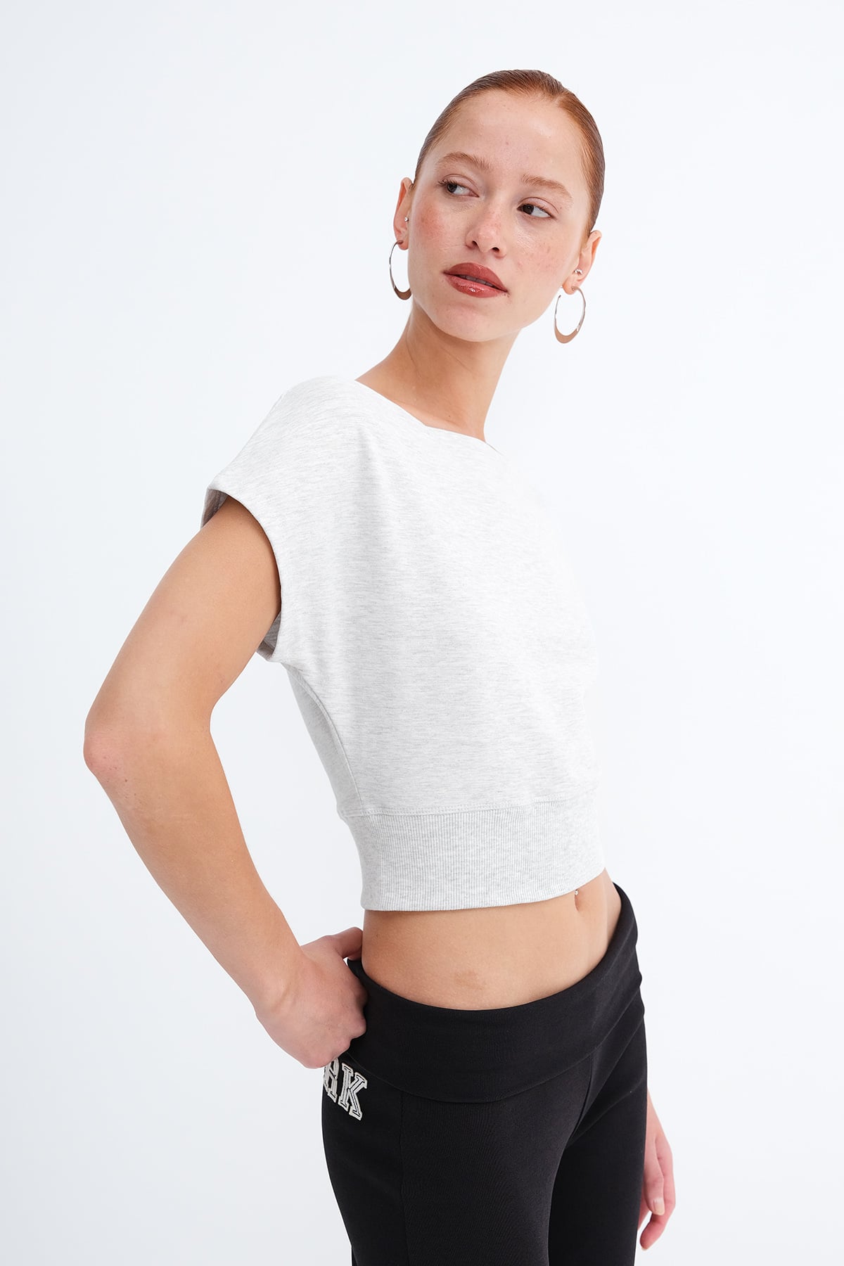 Snow-Melange_Boat-Neck-Crop-T-Shirt-addax